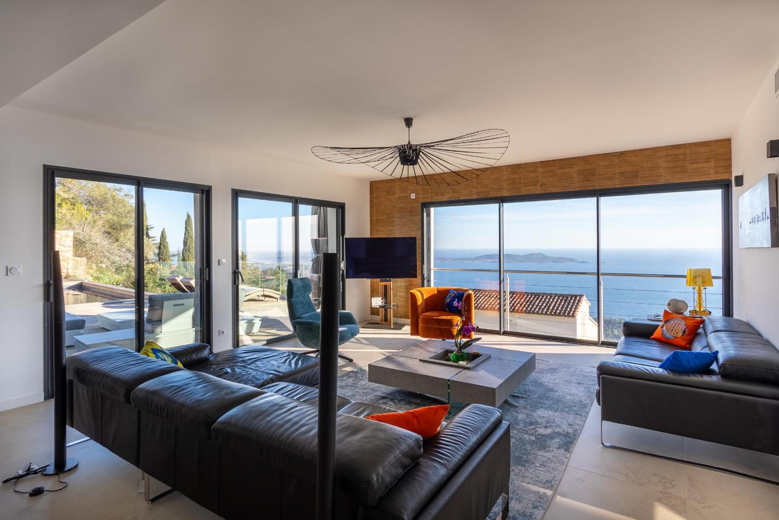 Villa 5 Etoiles vue sur les Iles d'Or Carqueiranne Sea and Mountain Pleasure Villa Vue Mer La Californie