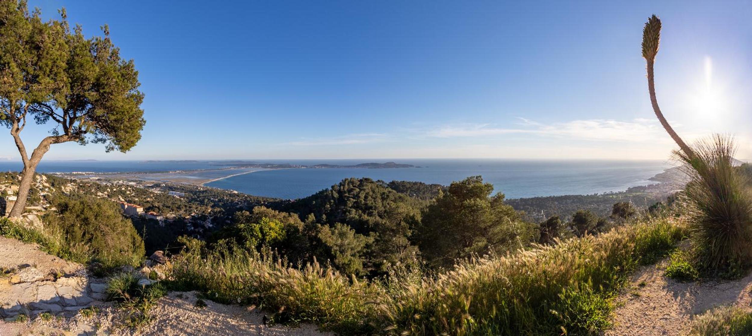 Villa 5 Etoiles vue sur les Iles d'Or Carqueiranne Sea and Mountain Pleasure Villa Vue Mer La Californie