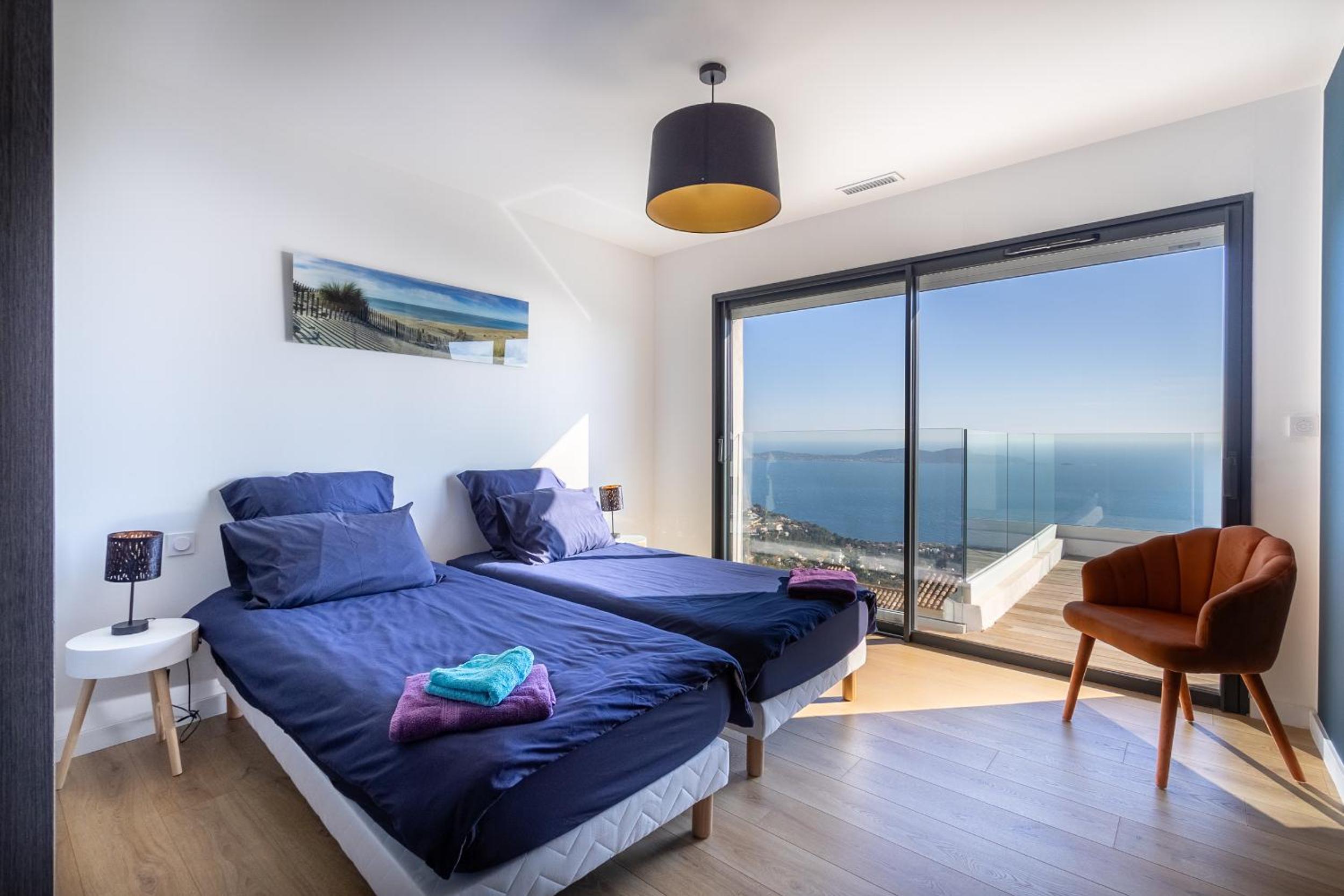 Villa 5 Etoiles vue sur les Iles d'Or Carqueiranne Sea and Mountain Pleasure Villa Vue Mer La Californie