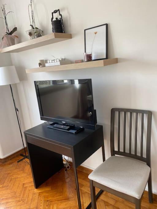 A lovely flat in Heart of Lisbon Campo de Ourique view 2