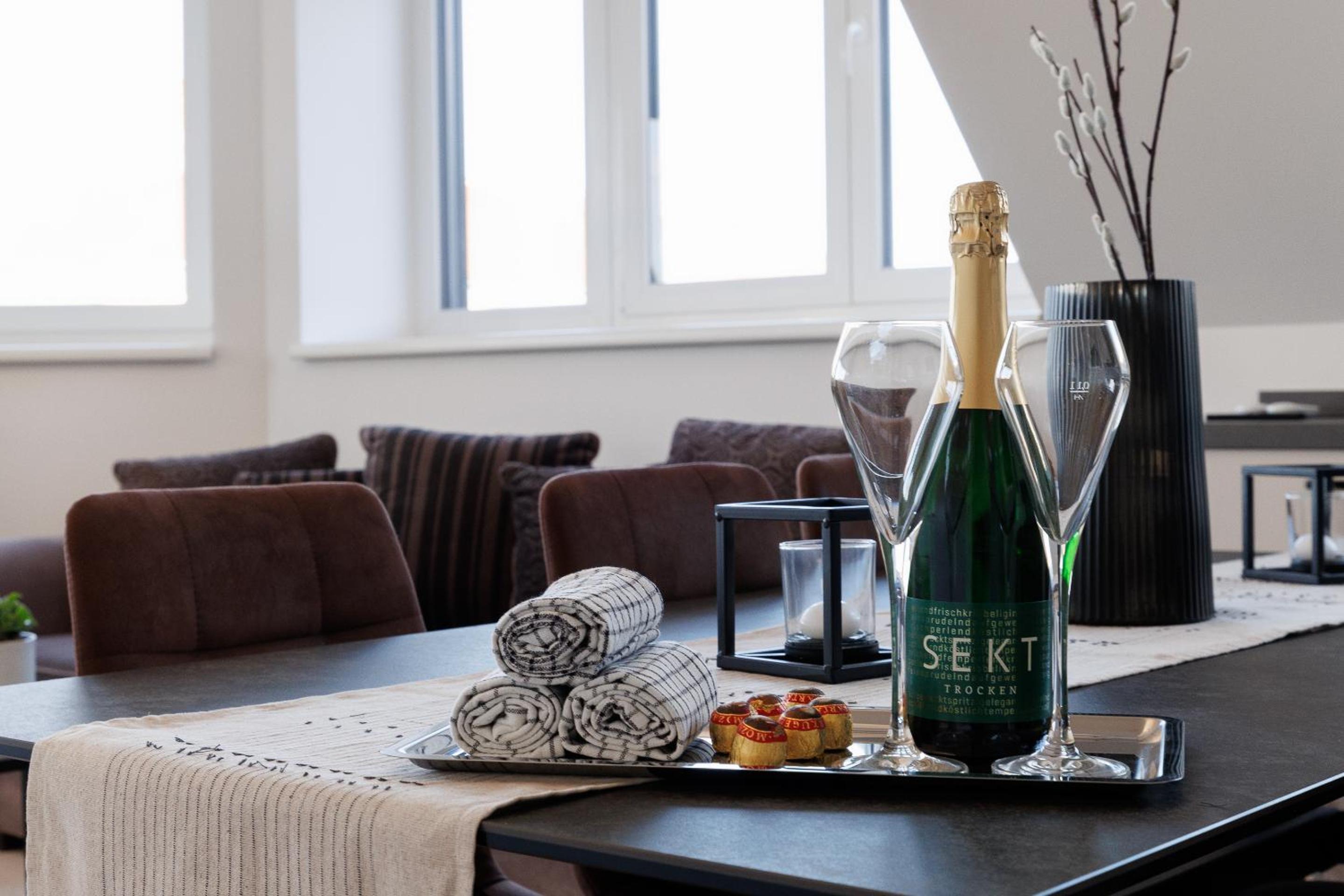 SYMPHONY Apartments 40 - Modern Loft with Terrace and Grill in Central Location