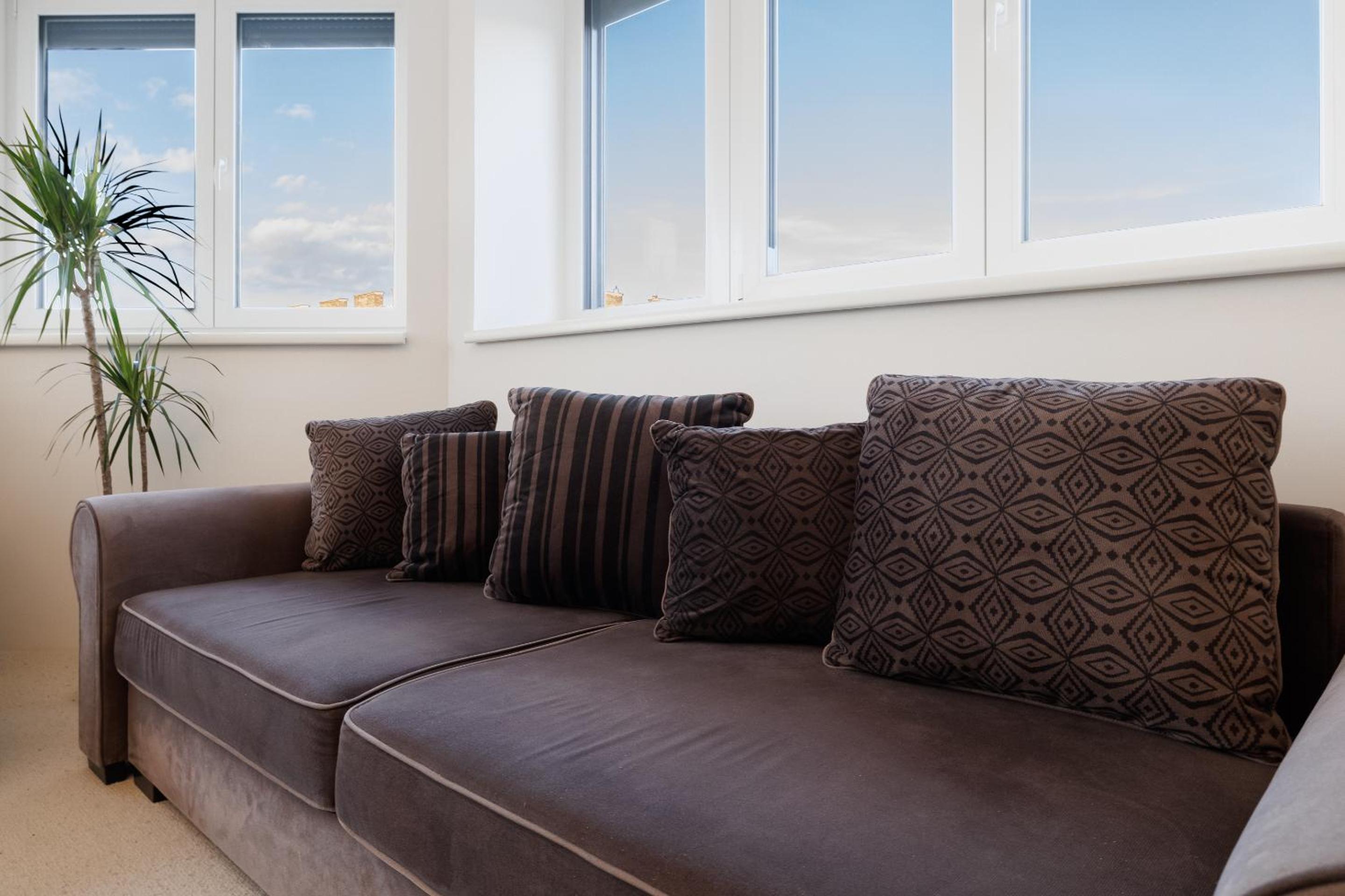 SYMPHONY Apartments 40 - Modern Loft with Terrace and Grill in Central Location