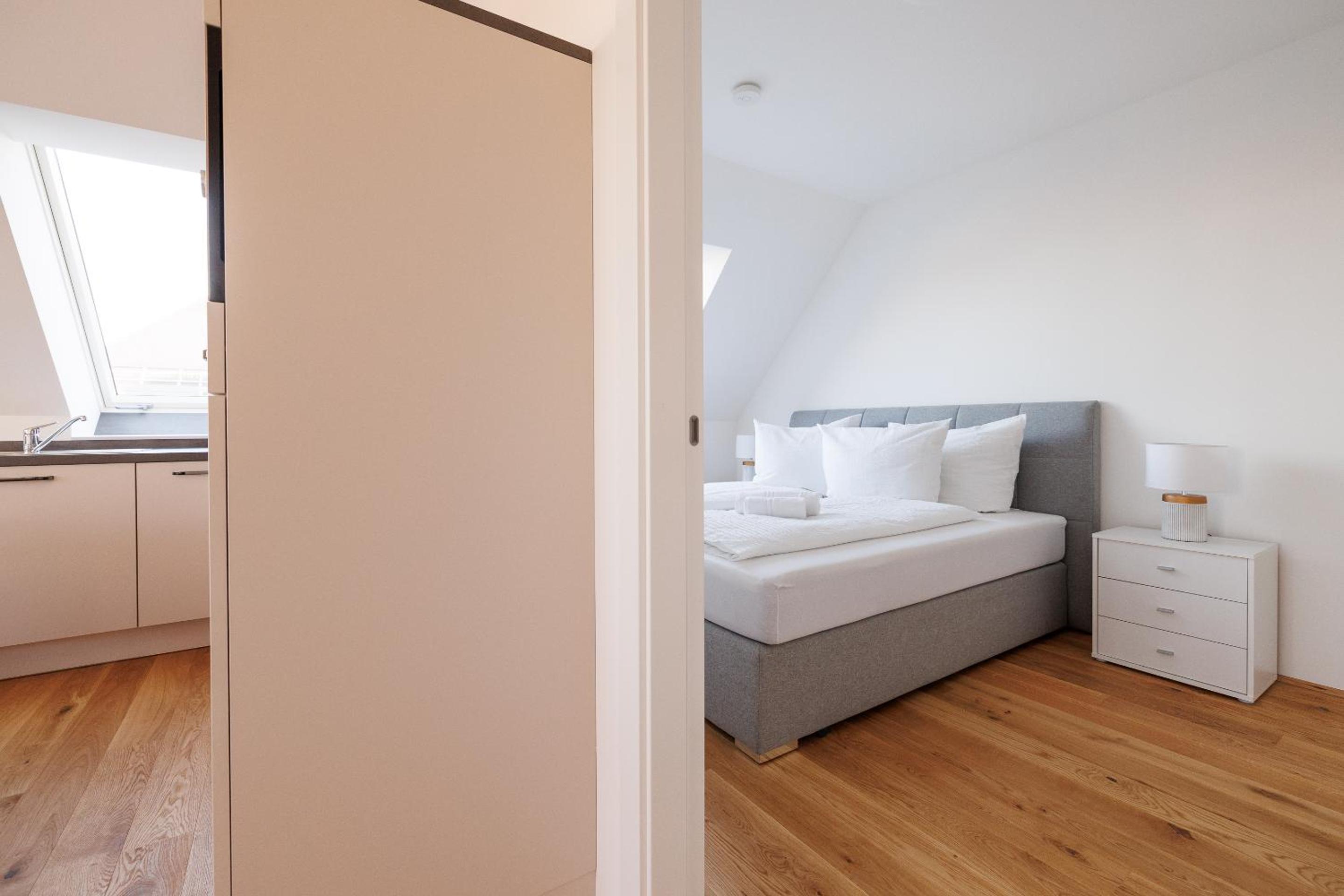 SYMPHONY Apartments 40 - Modern Loft with Terrace and Grill in Central Location