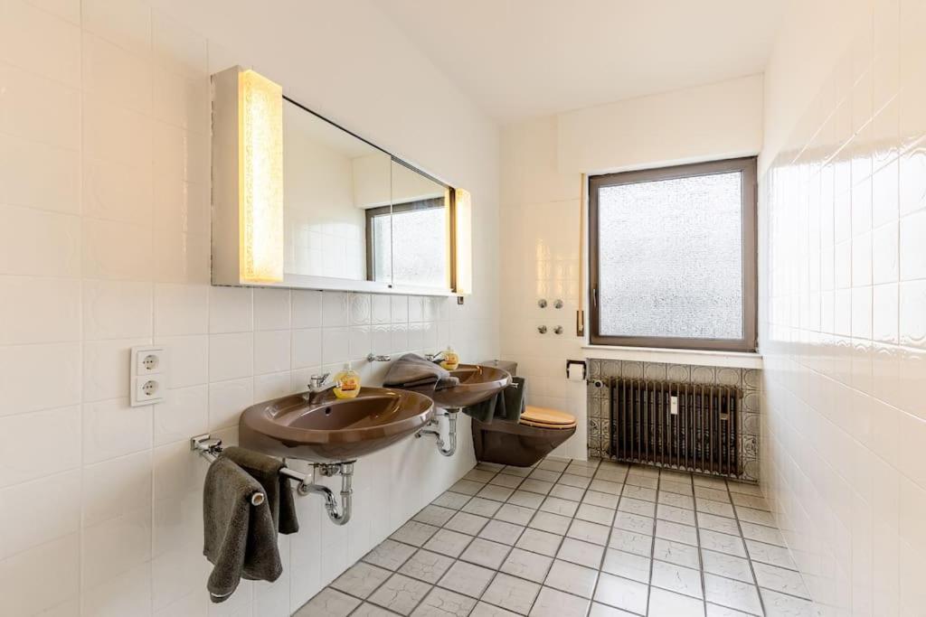 Wohnung mit Küche, Balkon, Netflix im Herzen von Neheim