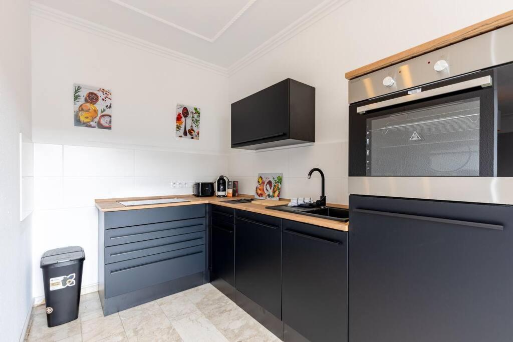 Wohnung mit Küche, Balkon, Netflix im Herzen von Neheim