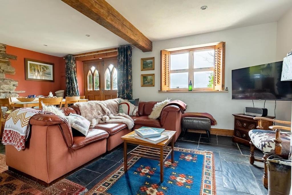 HIGH TREES BYRE - Two bed Cottage with Log Burner & Incredible Views view 4