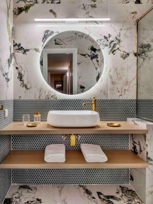 Apollo Tower Athens Center 360oView Luxury Apt