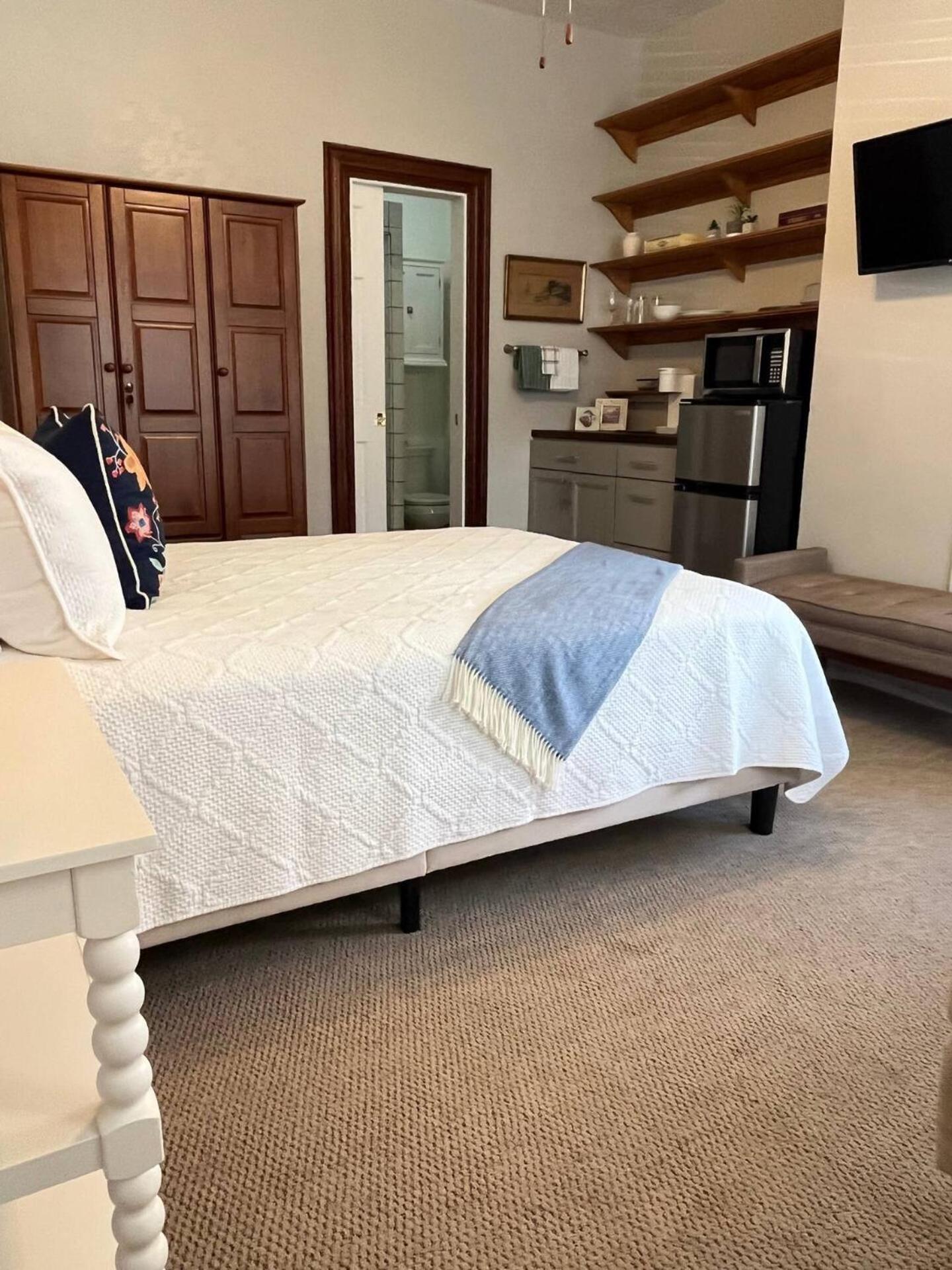 Spacious Suite Wkitchenette view 5