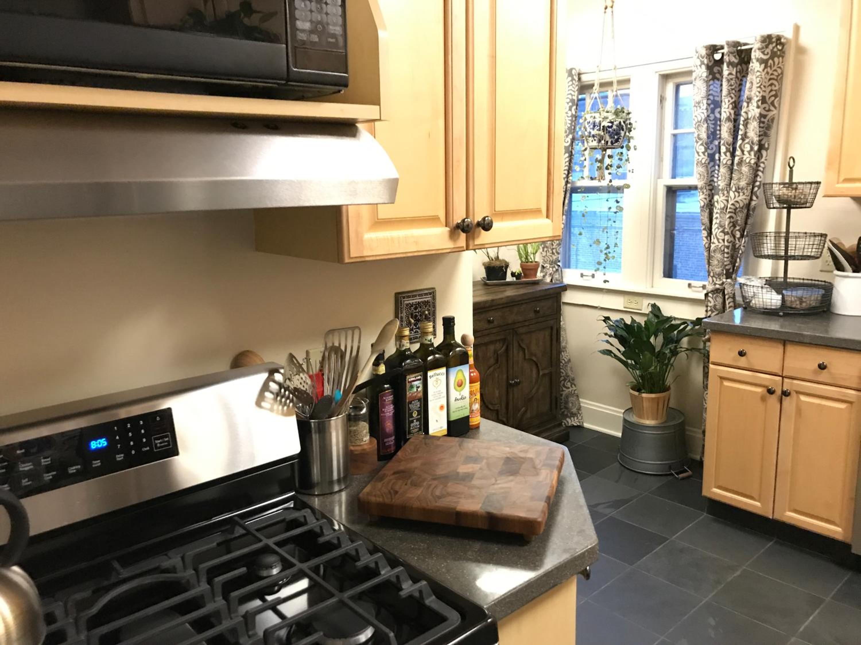 Beautiful Luxury Suite A & B of Shorewood Home view 4
