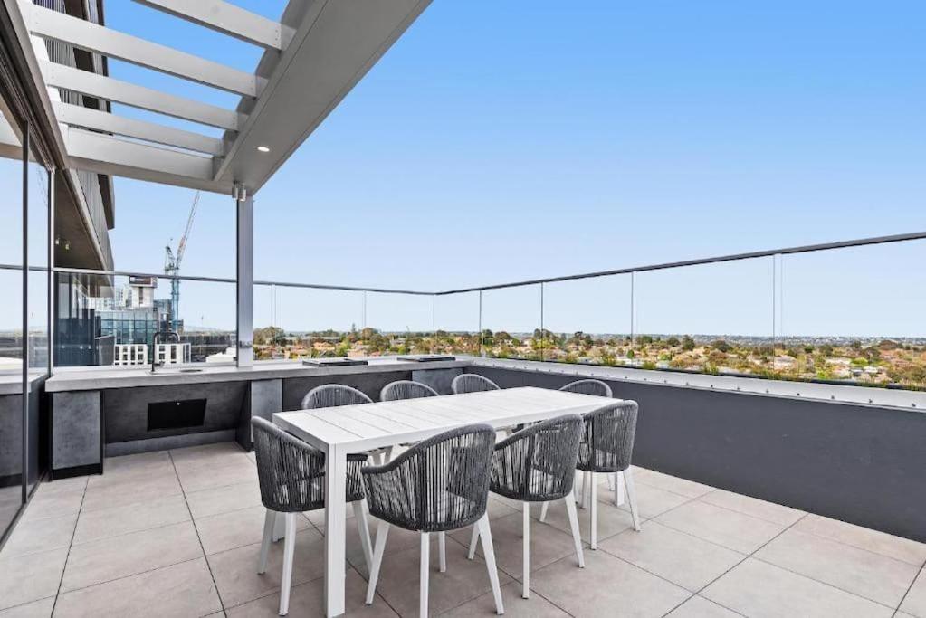 Ivanhoe Apartment 2Bed 2Bath with Balcony City View