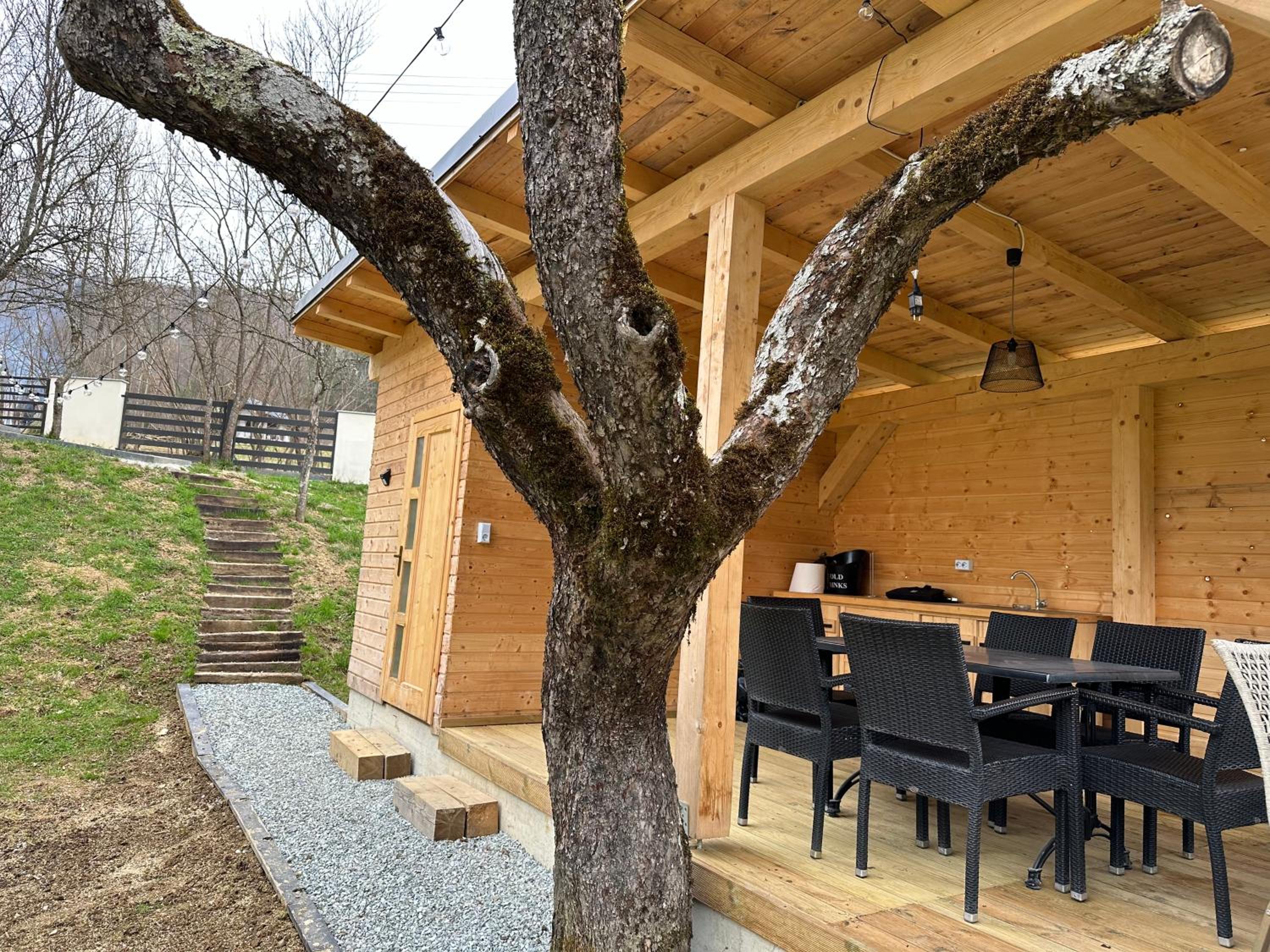 Biutiful Bungalow