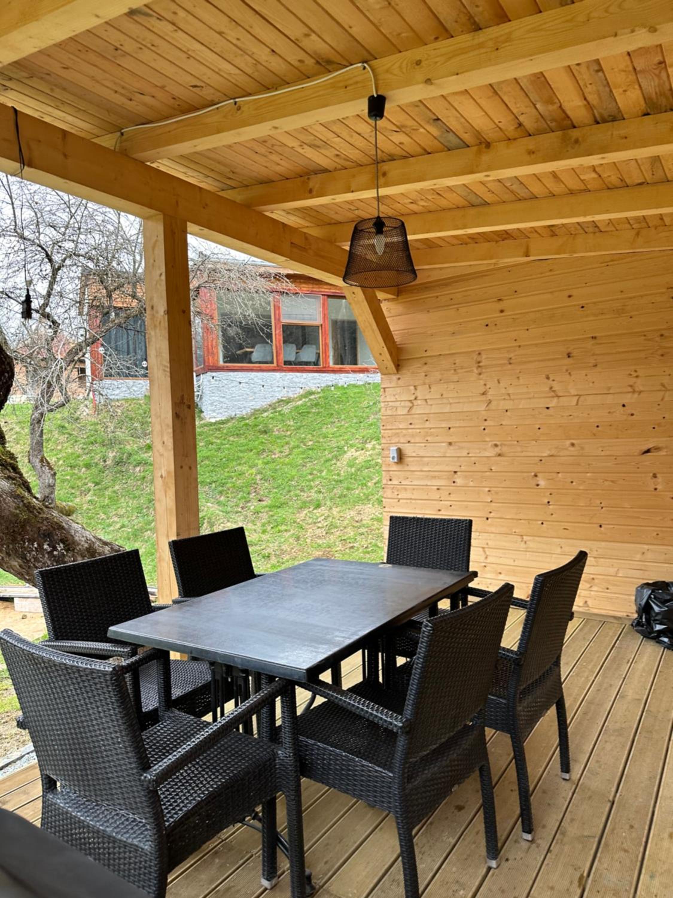 Biutiful Bungalow