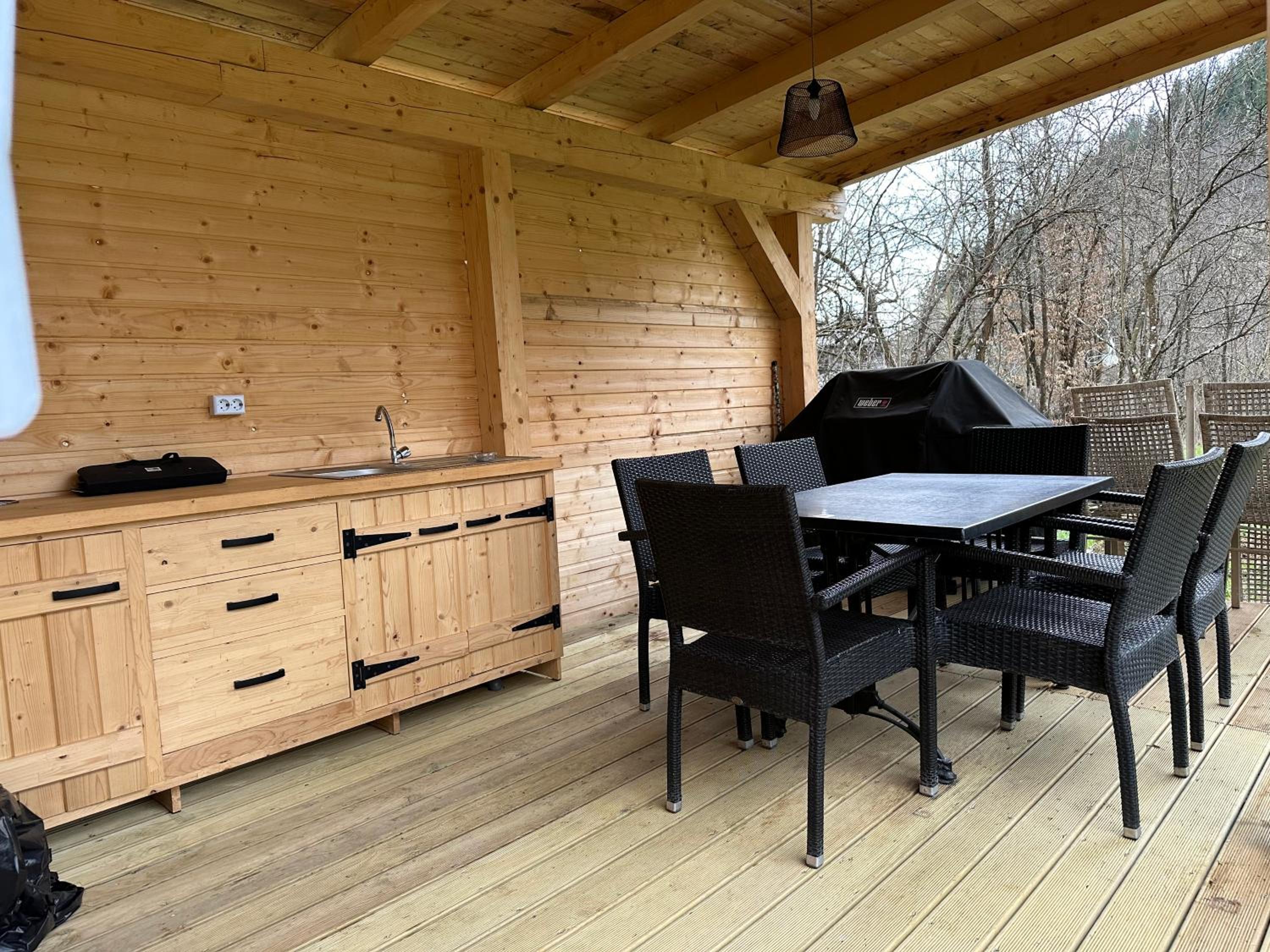 Biutiful Bungalow