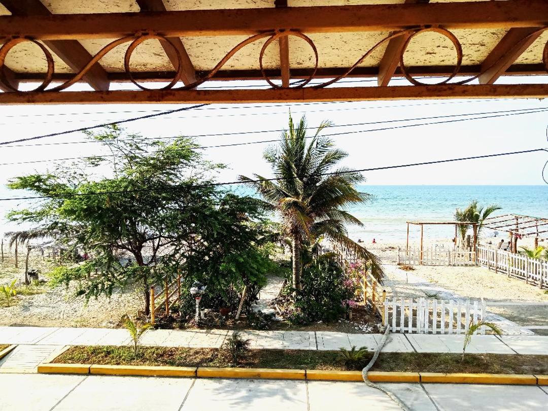 Los Pinos condominio piso 2 view 4