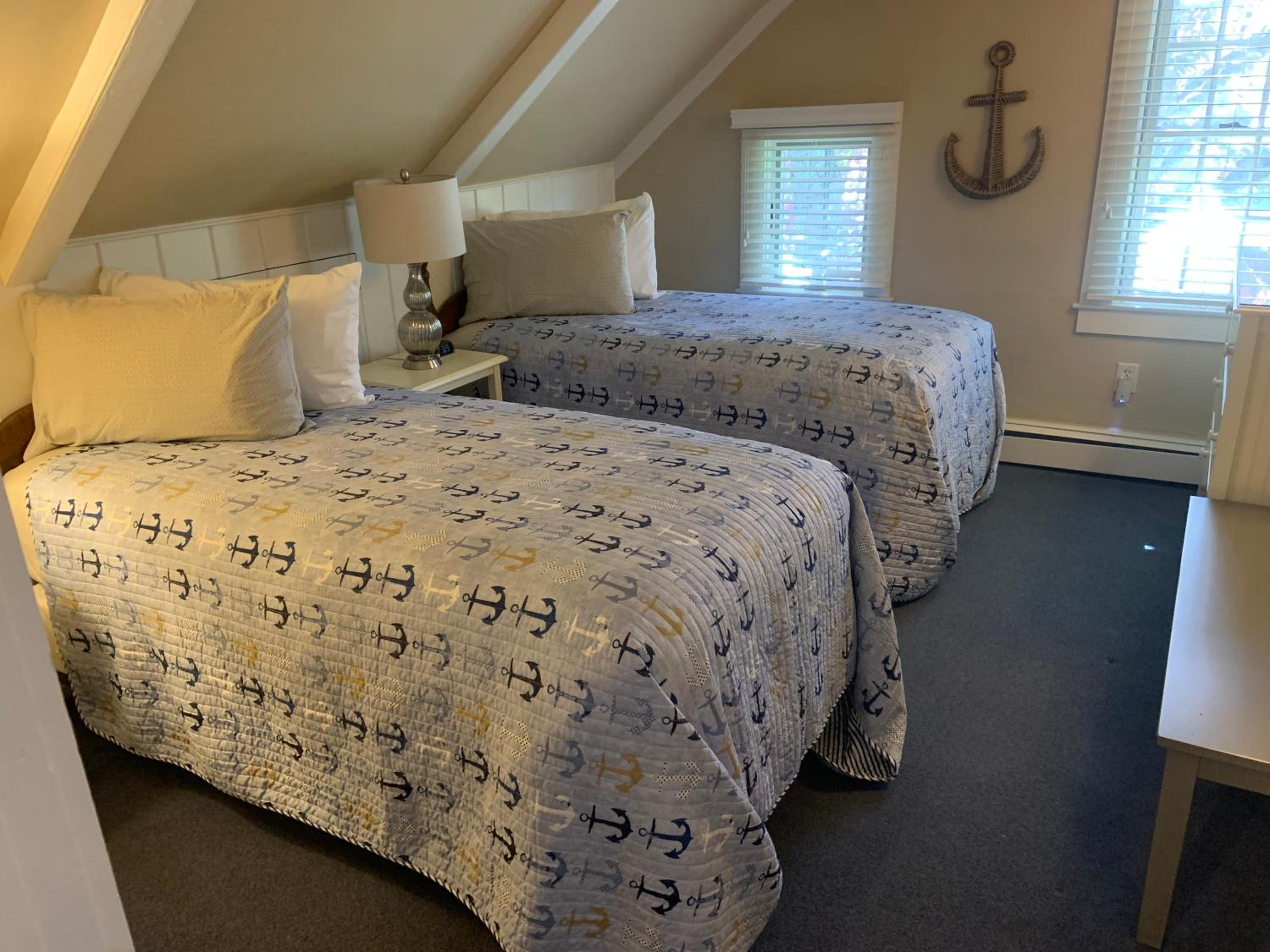 Ship's Knees Inn