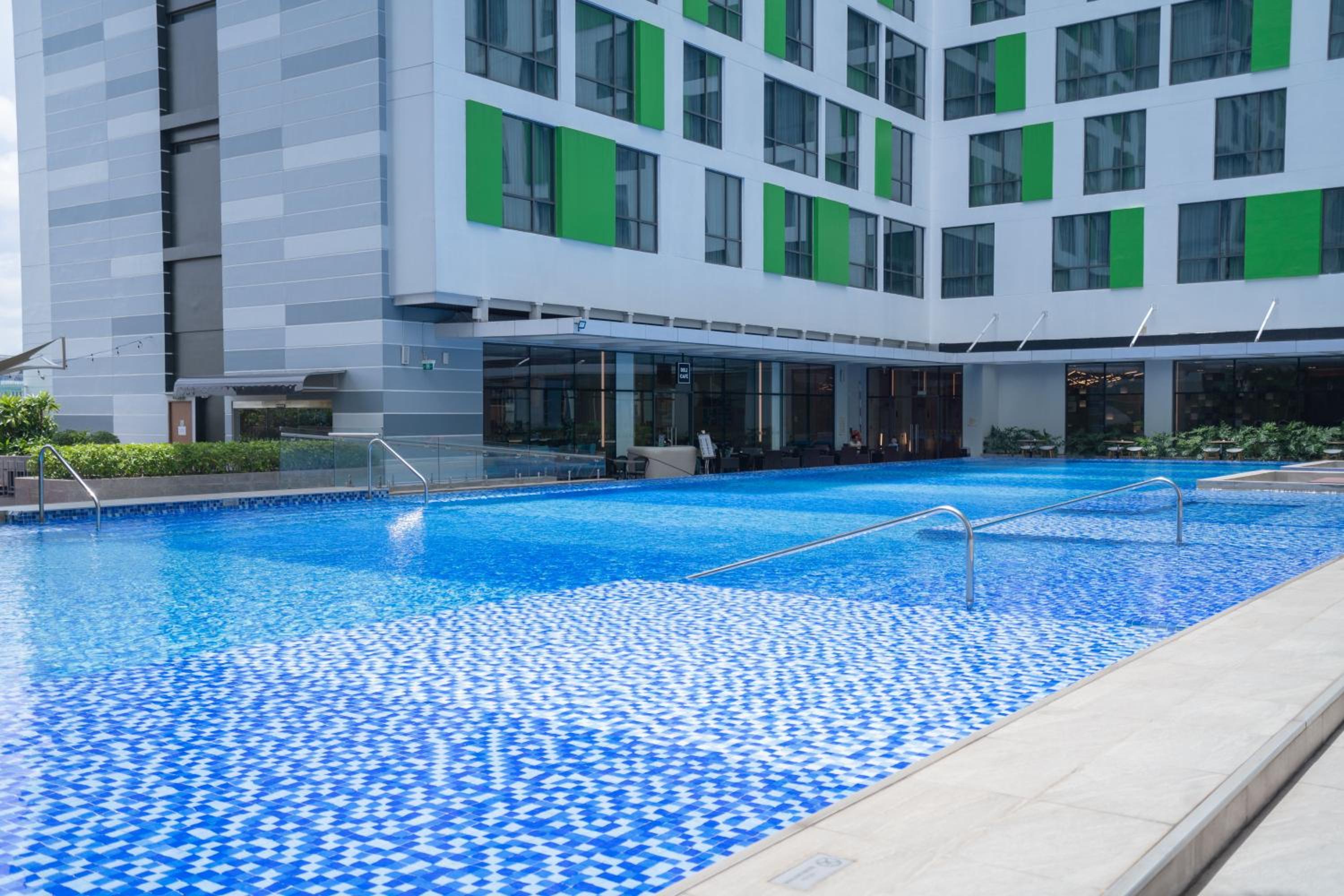 CĂN HỘ SÂN BAY - SÂN GOLF TÂN SƠN NHẤT- FREE POOL&GYM