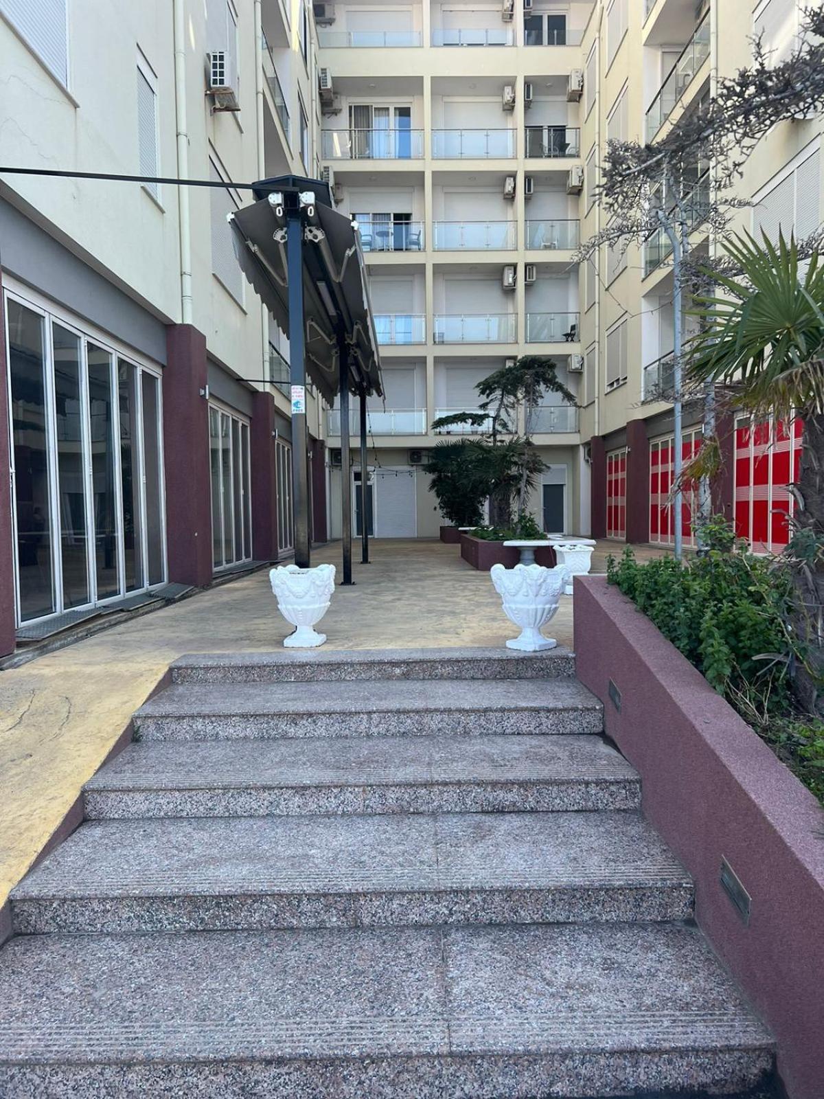 shengjin apartaments