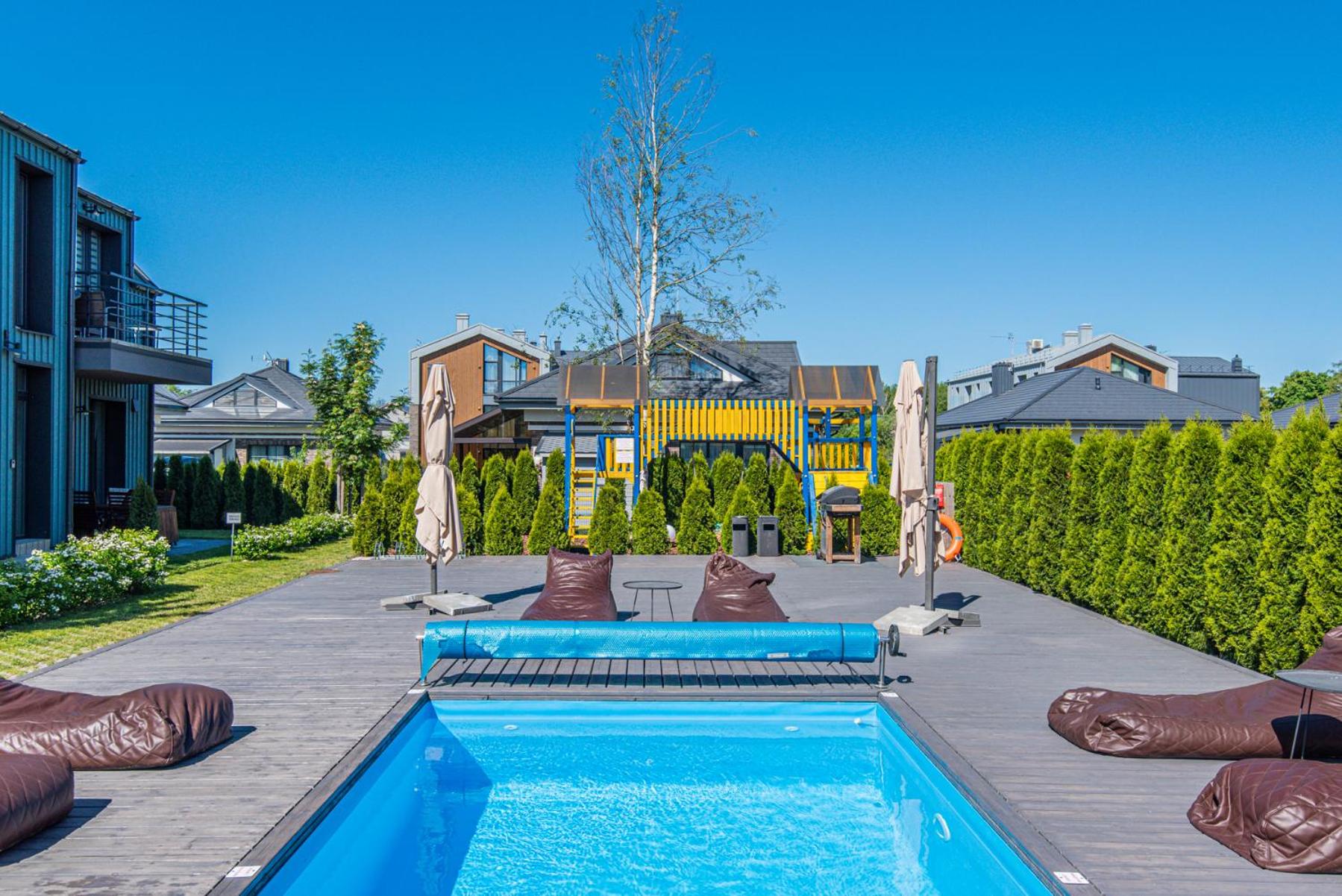 PRIVATE APARTMENT WITH TERRACE AND SWIMMING POOL view 2
