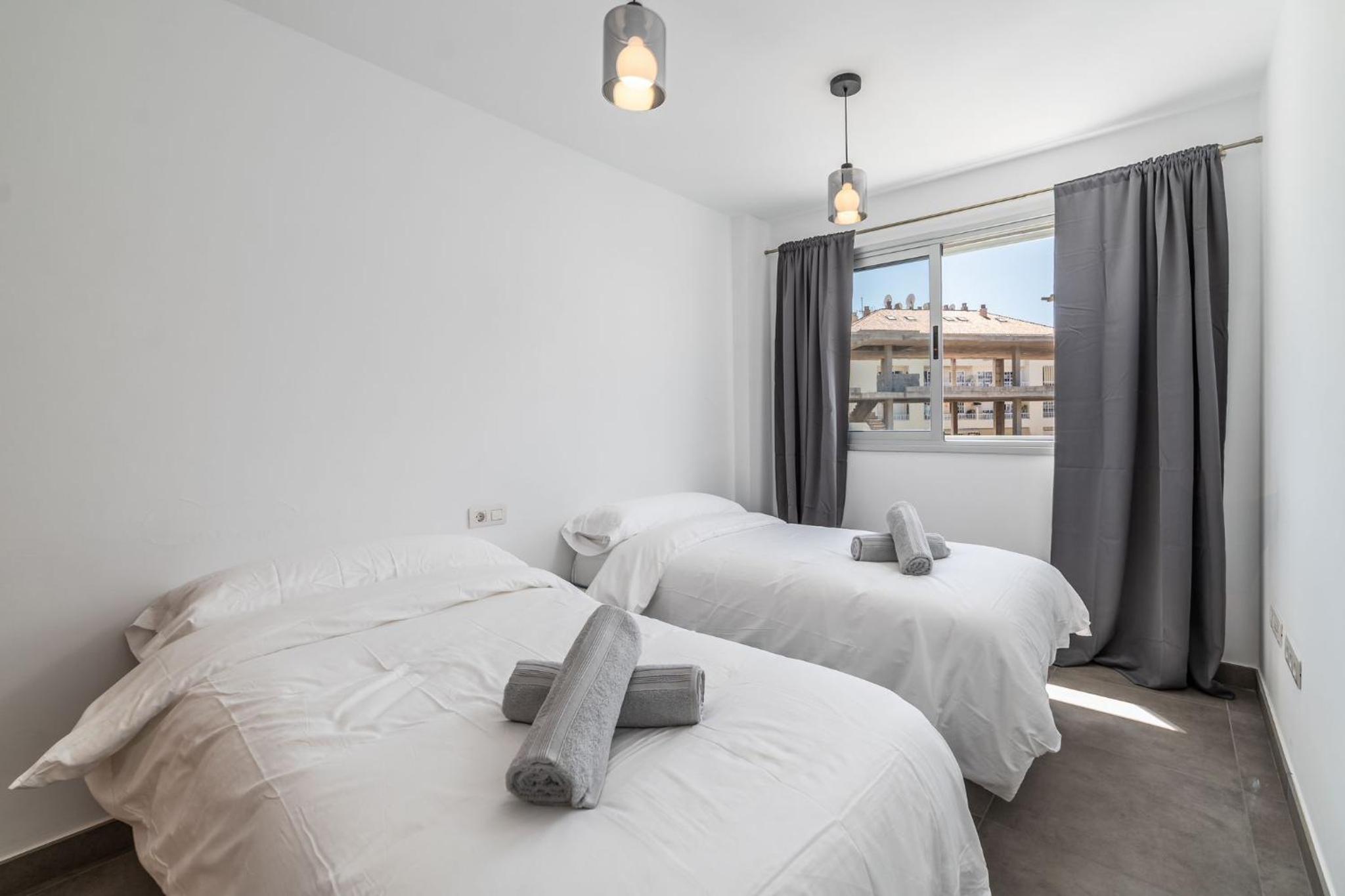 HAYAM APARTAMENTOS, LOS CRISTIANOs