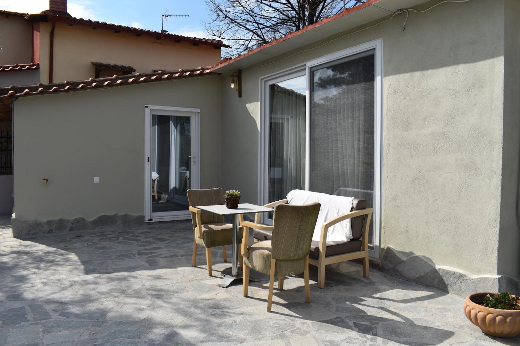 Photo 8