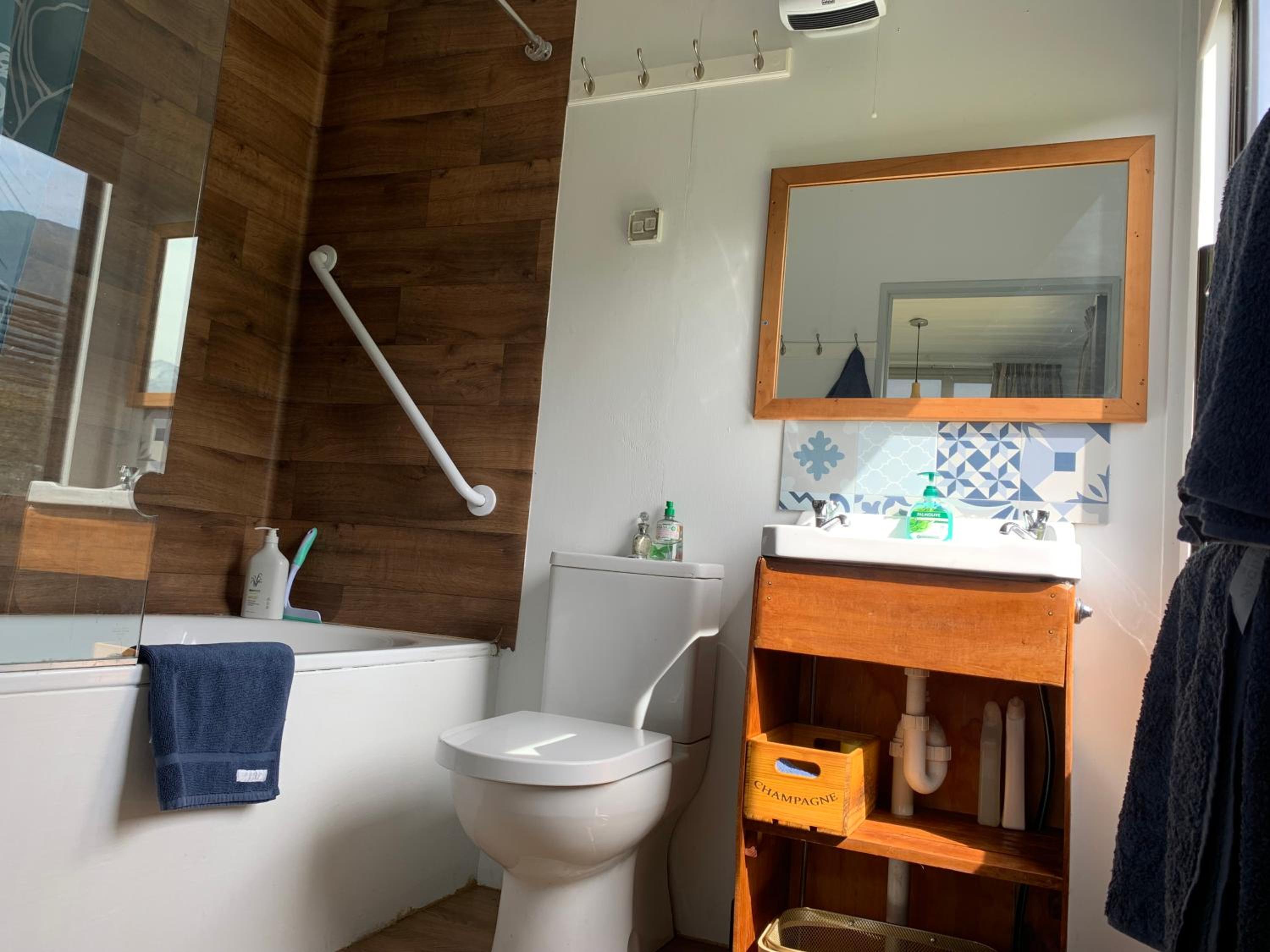 Alpine Manuka View Cabin