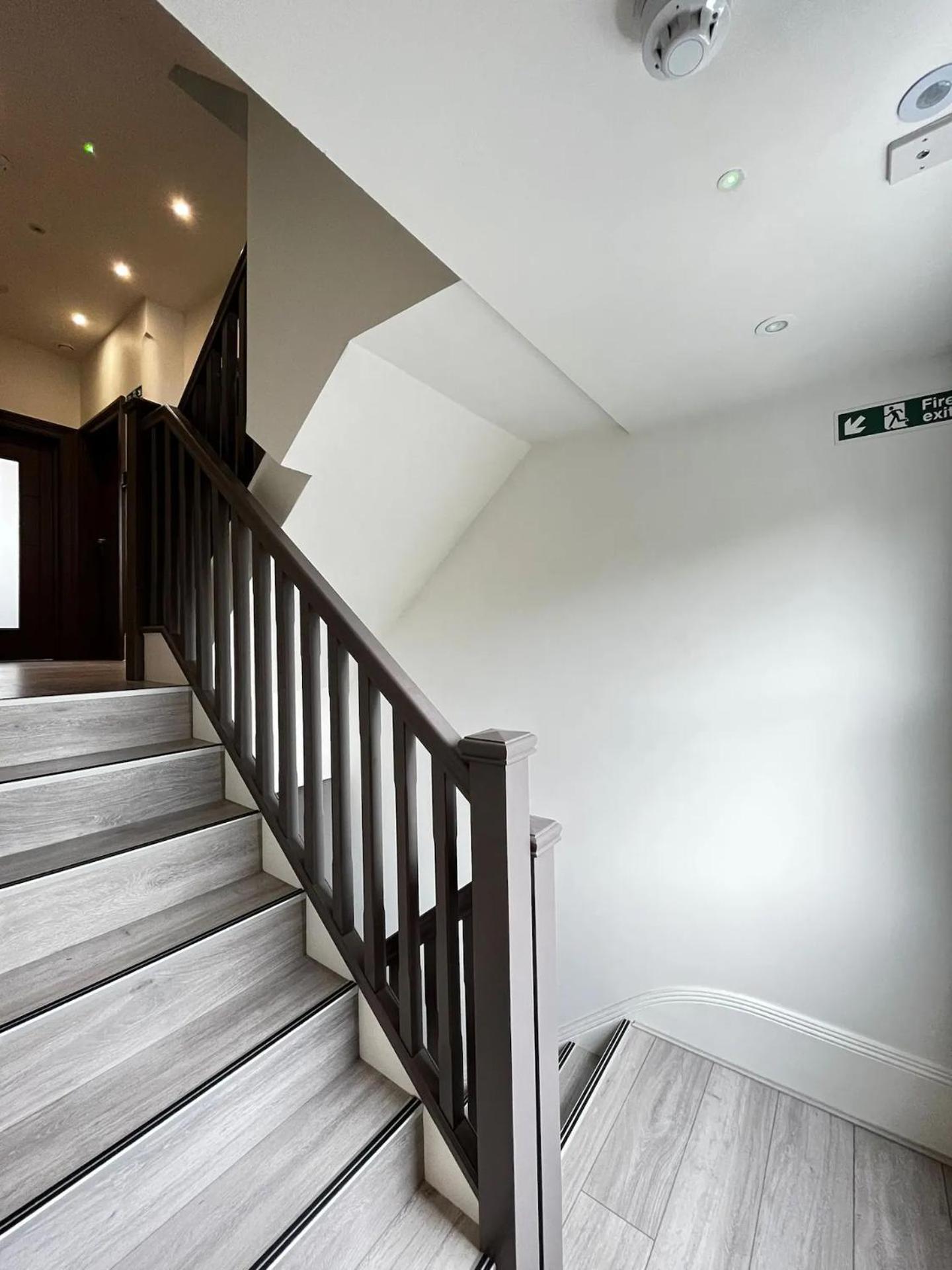 Apt 05 Stylish Studio Steps from Sea, Bars & Promenade view 3