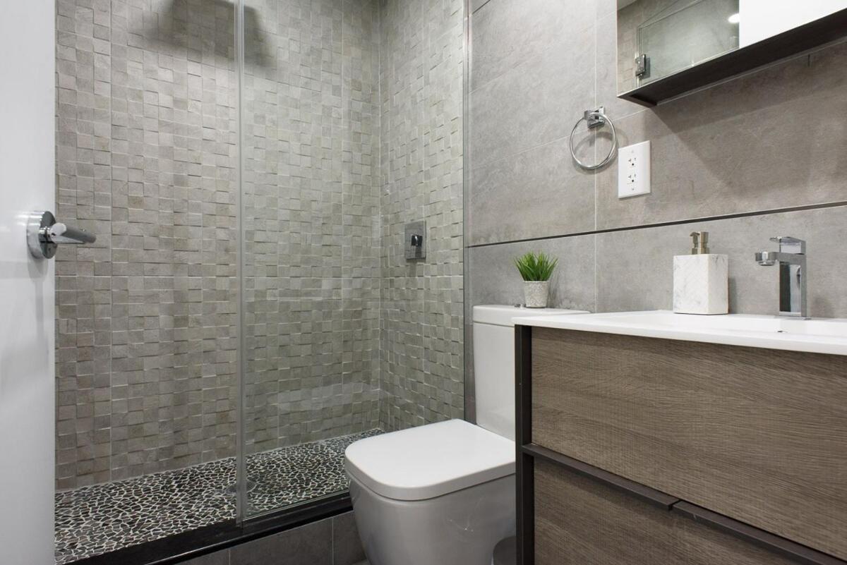 75-1B NEW Prime Upper East W D Elevator