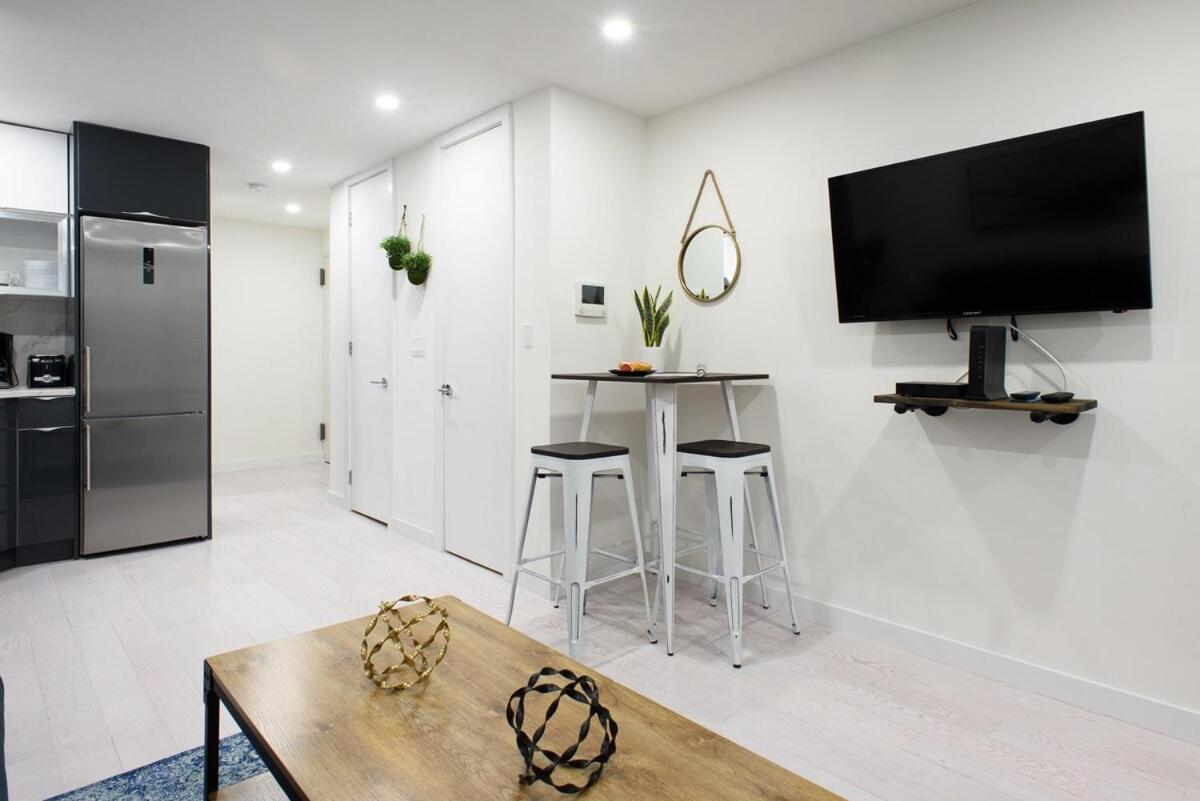 75-1B NEW Prime Upper East W D Elevator