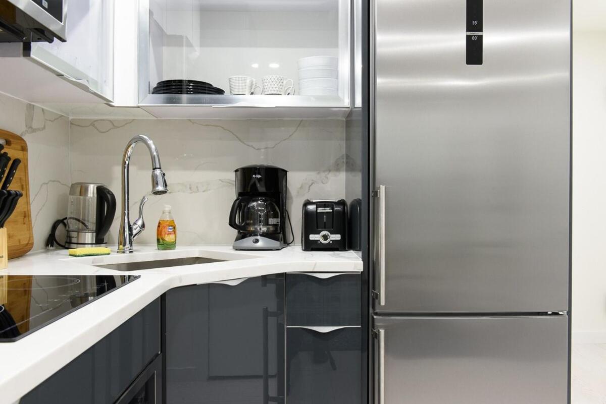 75-1B NEW Prime Upper East W D Elevator