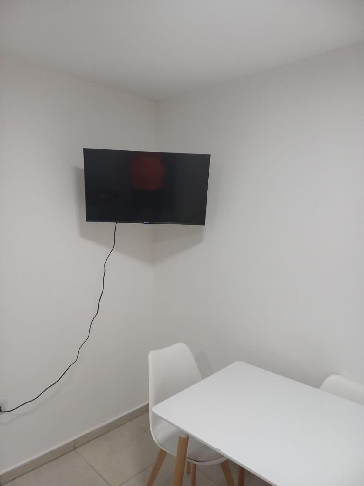 DEPARTAMENTO GENESIS,PLANTA BAJA DOS PERSONAS.