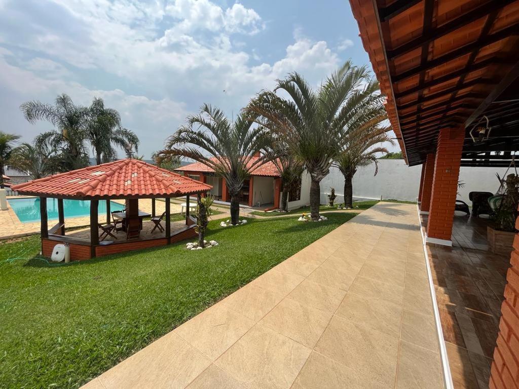 Chácara em Sarapui com 5 quartos sendo 3 suítes
