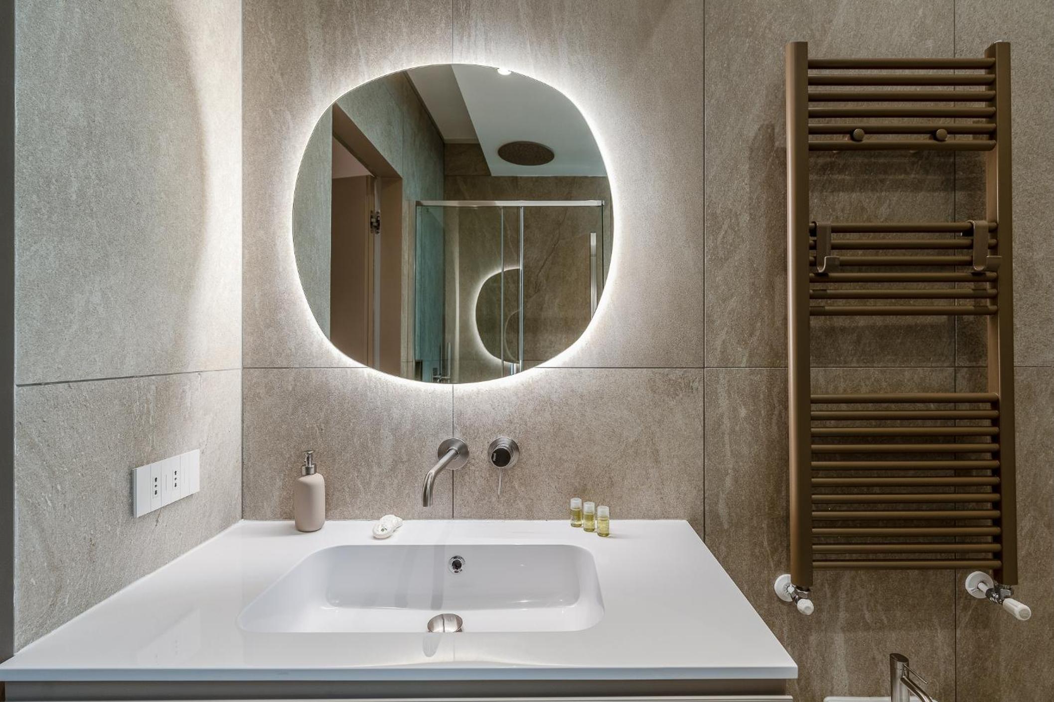Luxury Apartment - Near Stazione Centrale