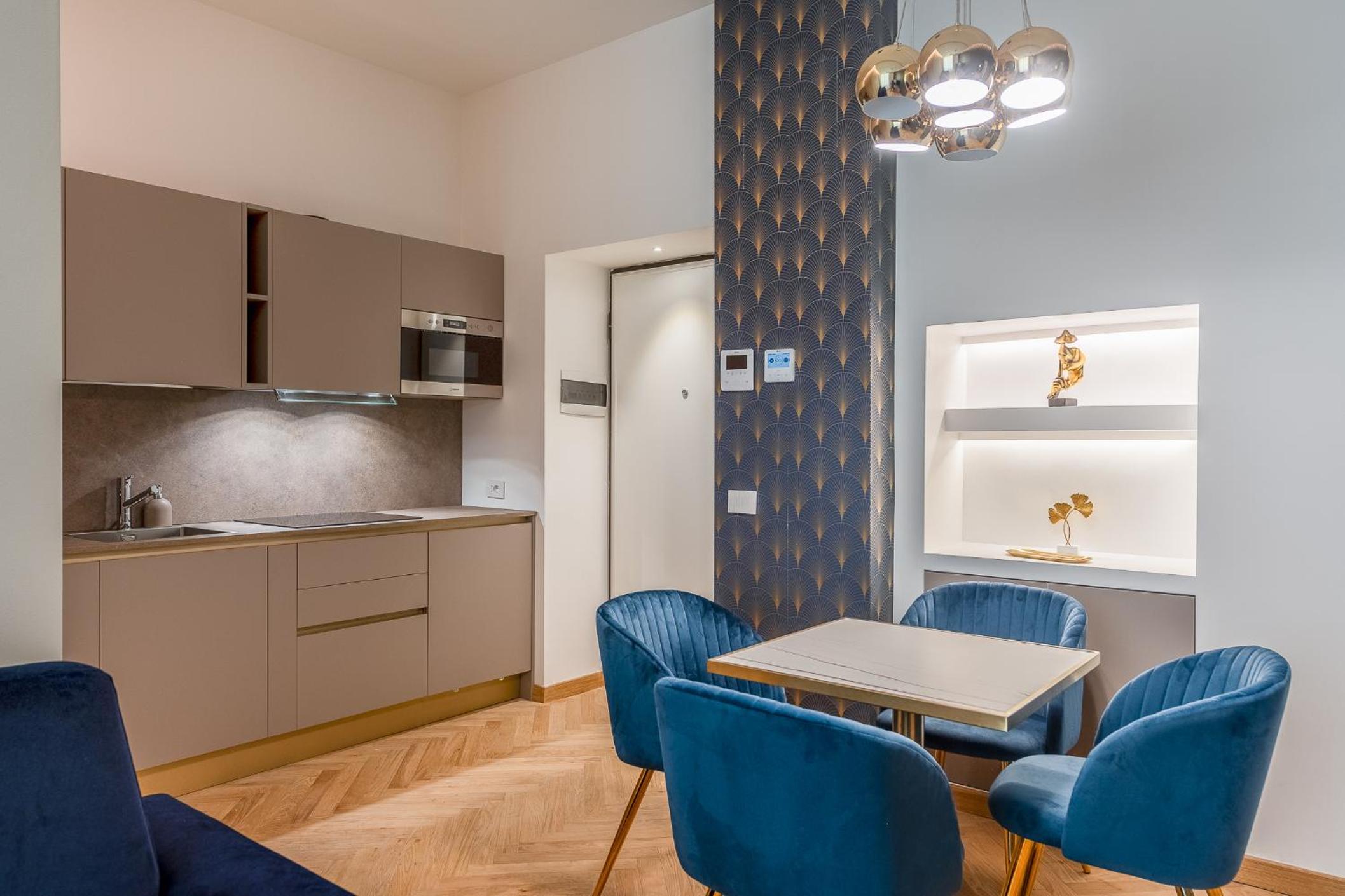 Luxury Apartment - Near Stazione Centrale