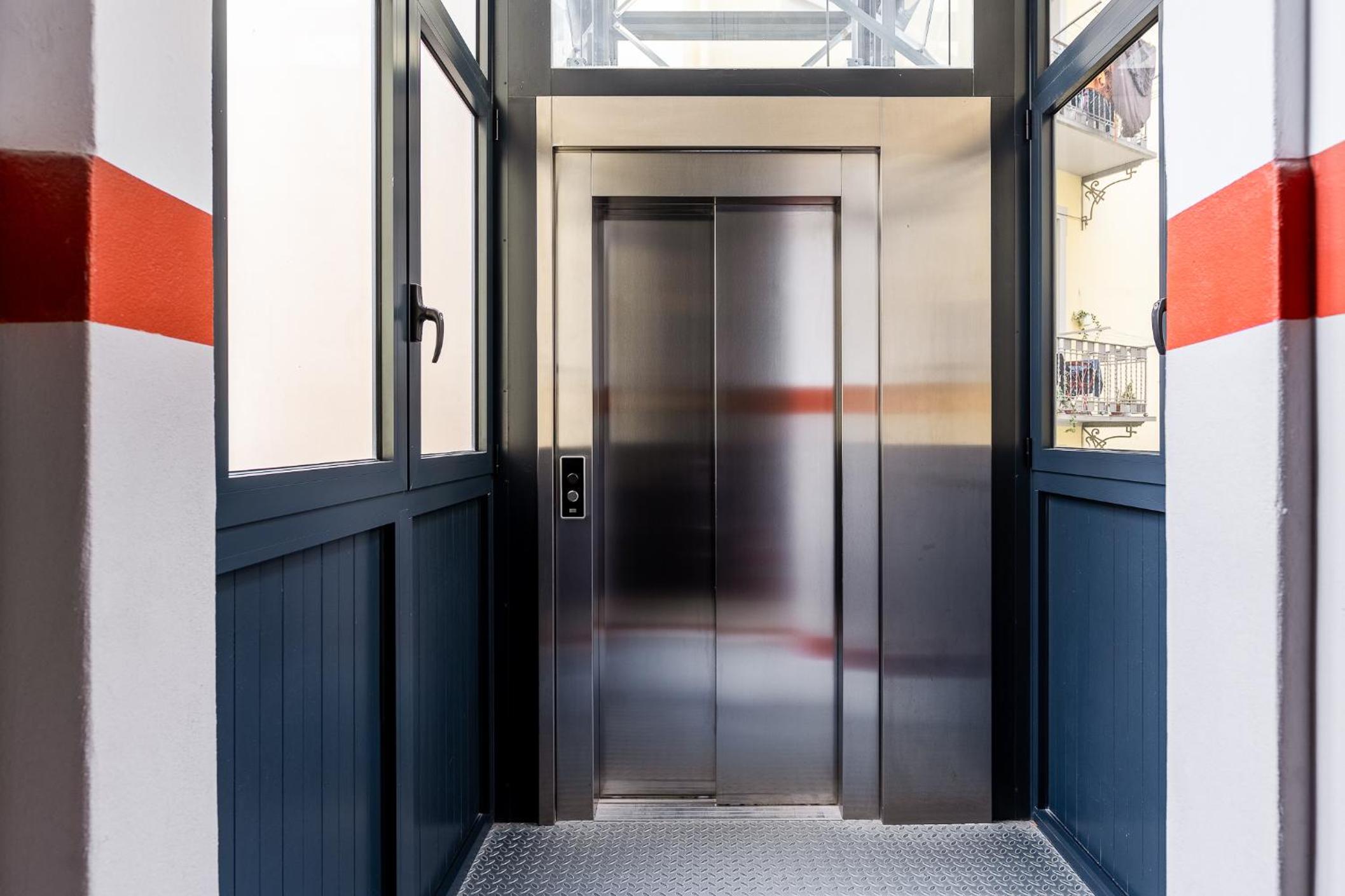 Luxury Apartment - Near Stazione Centrale