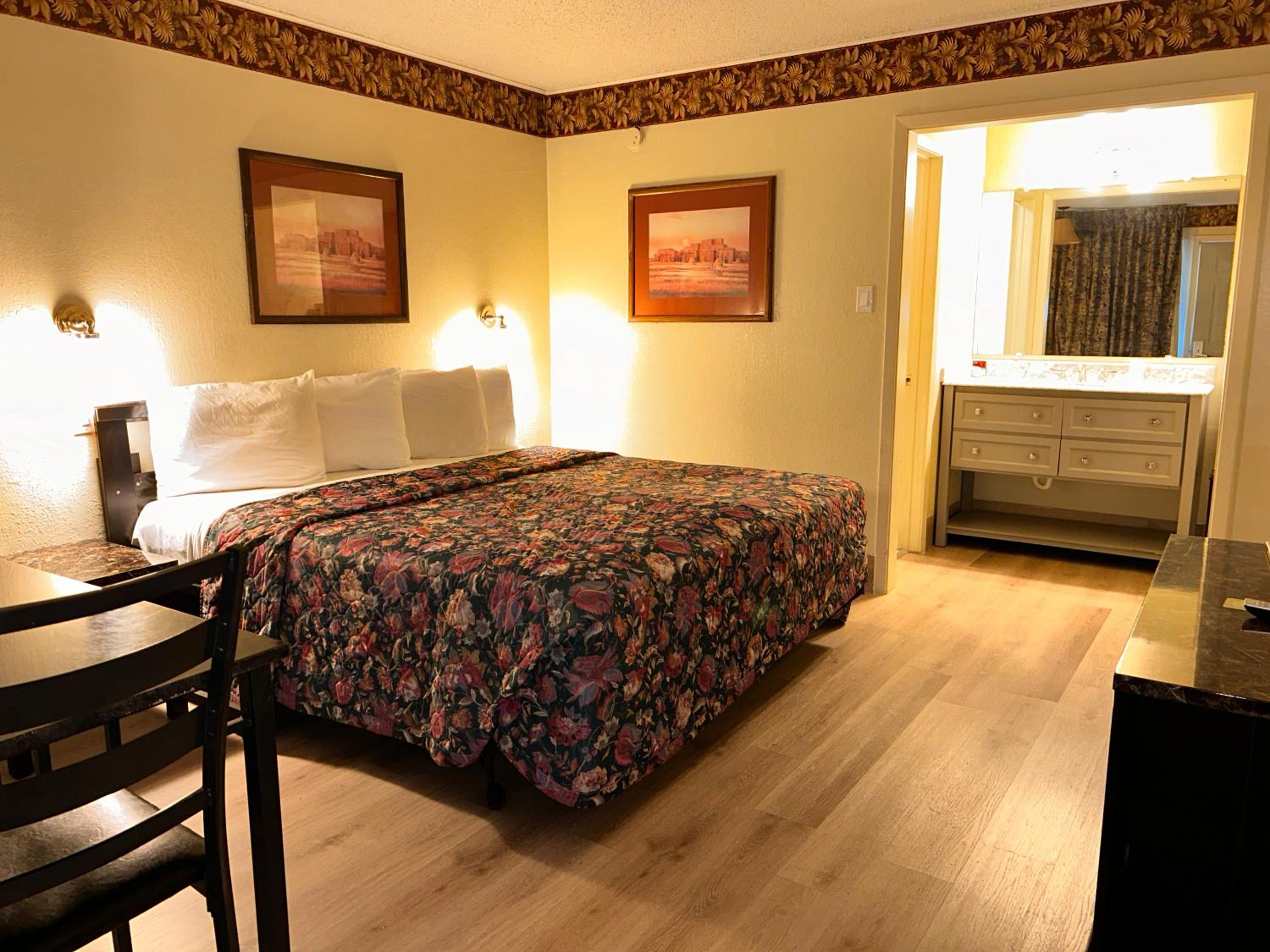 River Forest Inn view 3