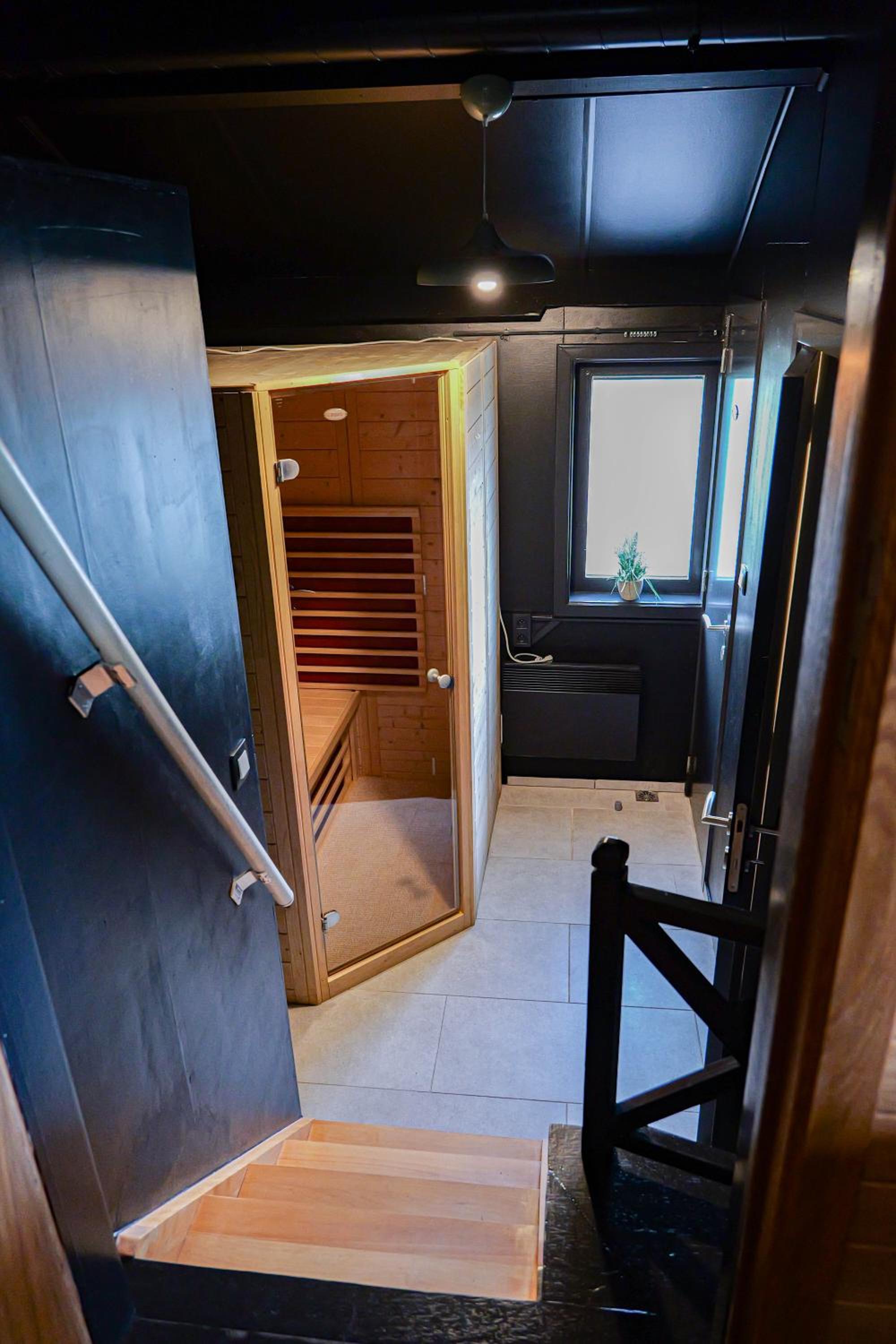 Le Colibri spa jacuzzi
