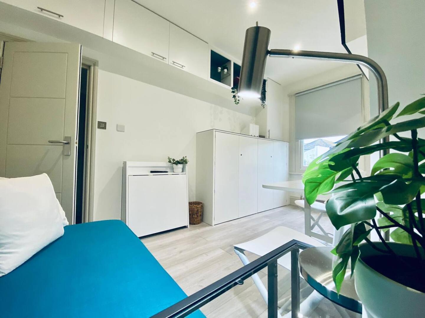 Apt 08 Beachside Beauty Central Studio Steps from Cafes view 4