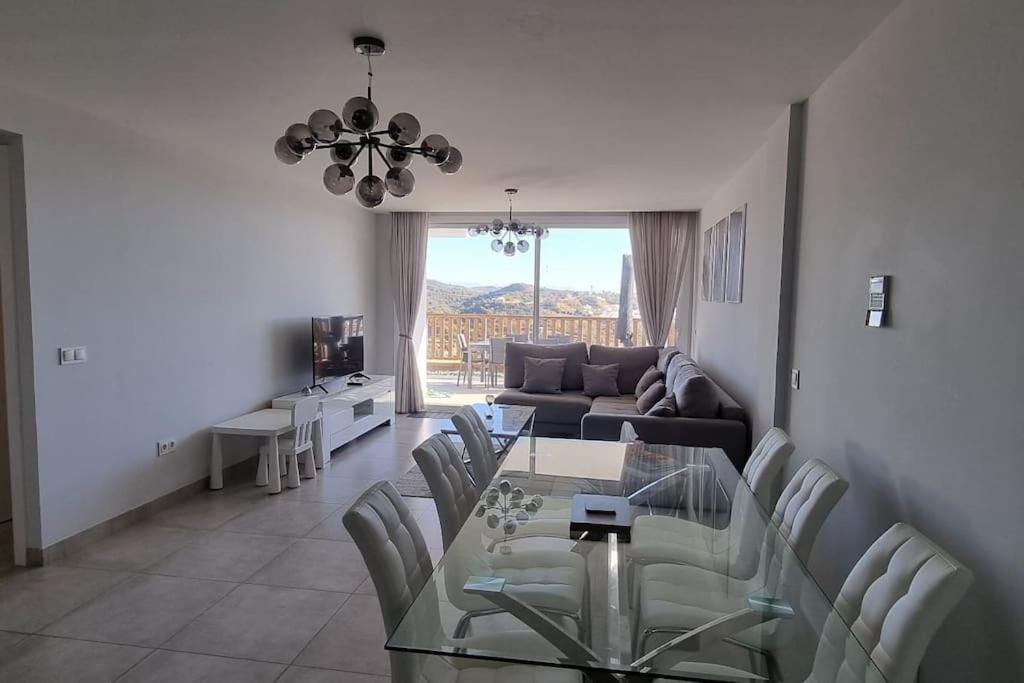 Brand new luxury apartment