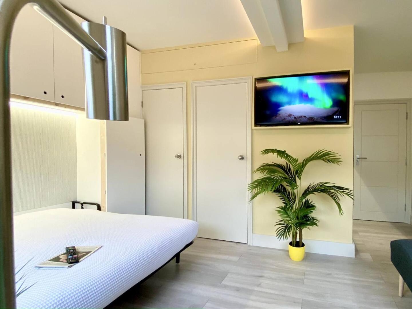 Apt 10 Beachside Beauty Lux Studio Steps from Beach view 3