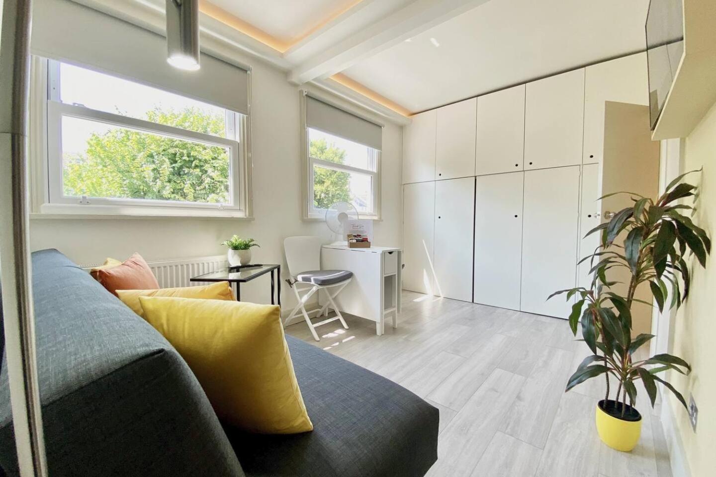 Apt 10 Beachside Beauty Lux Studio Steps from Beach view 4