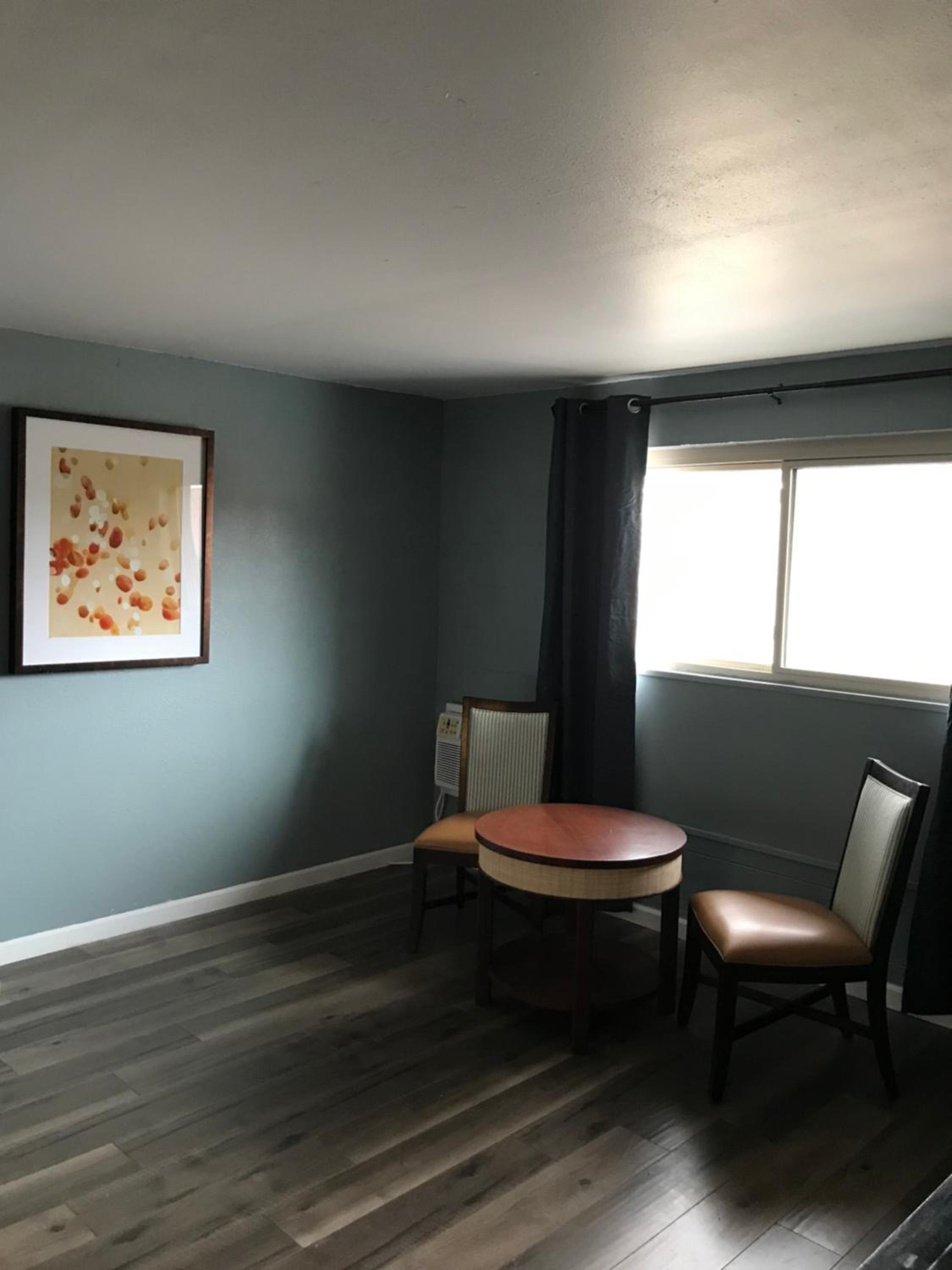Lamplighter Motel