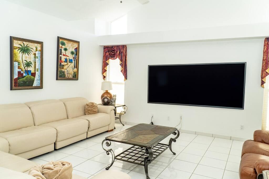 Family Vacation Home in Fort Myers view 4