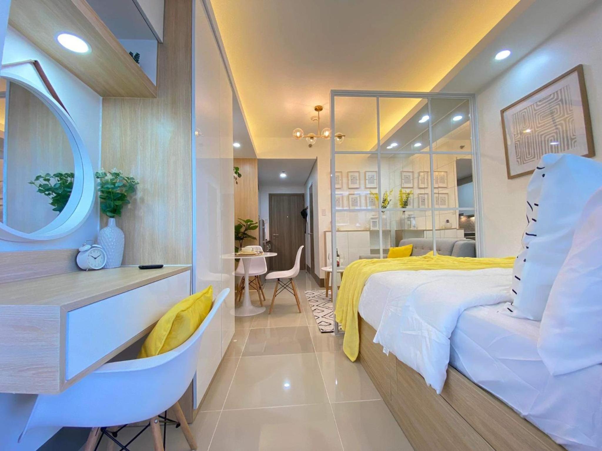 1BR w/ Balcony near Megamall: The Admiral‘s Lounge