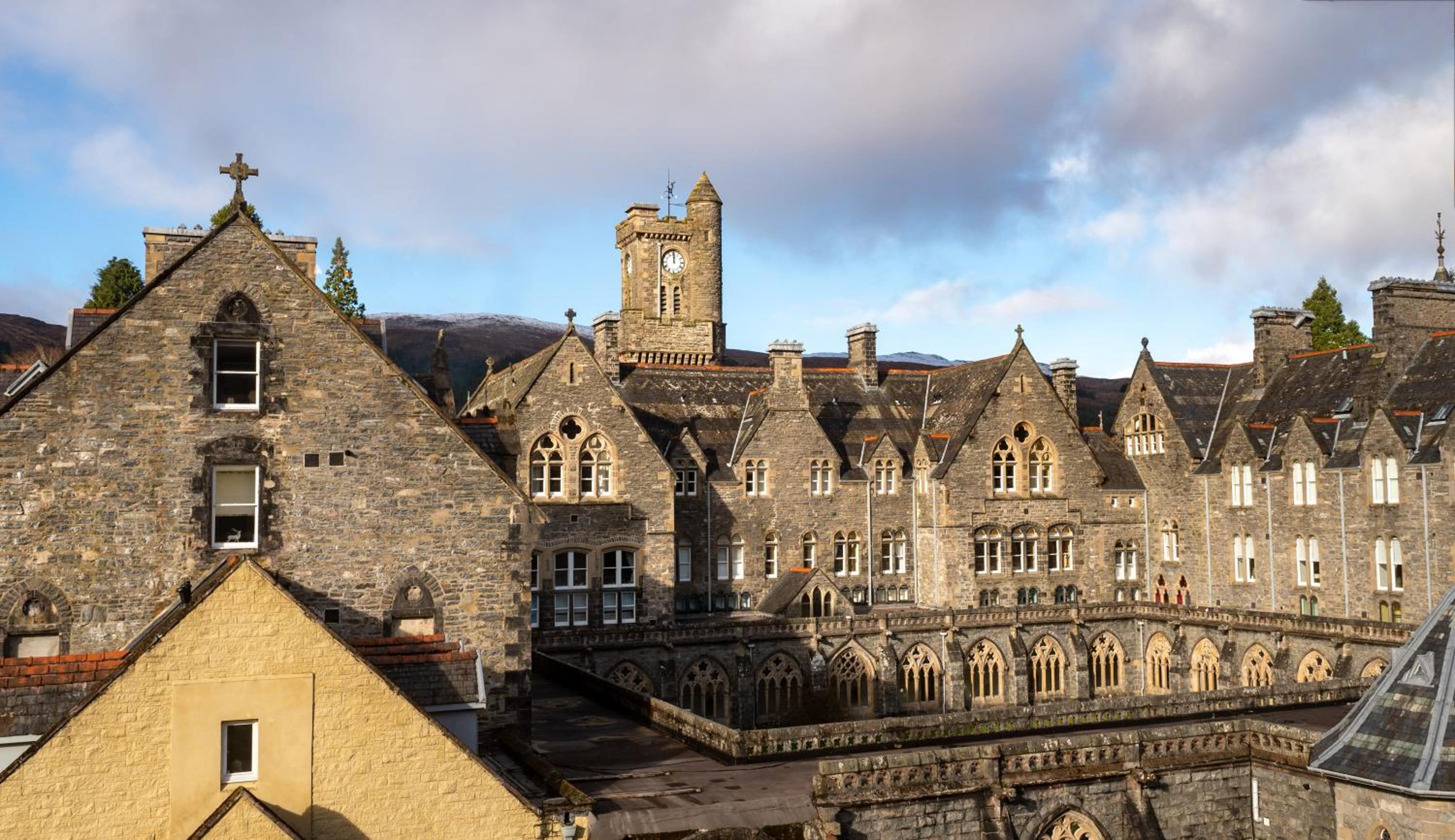 Major's Apartment 3 Bedroom Self Catering Property in historic Abbey view 2