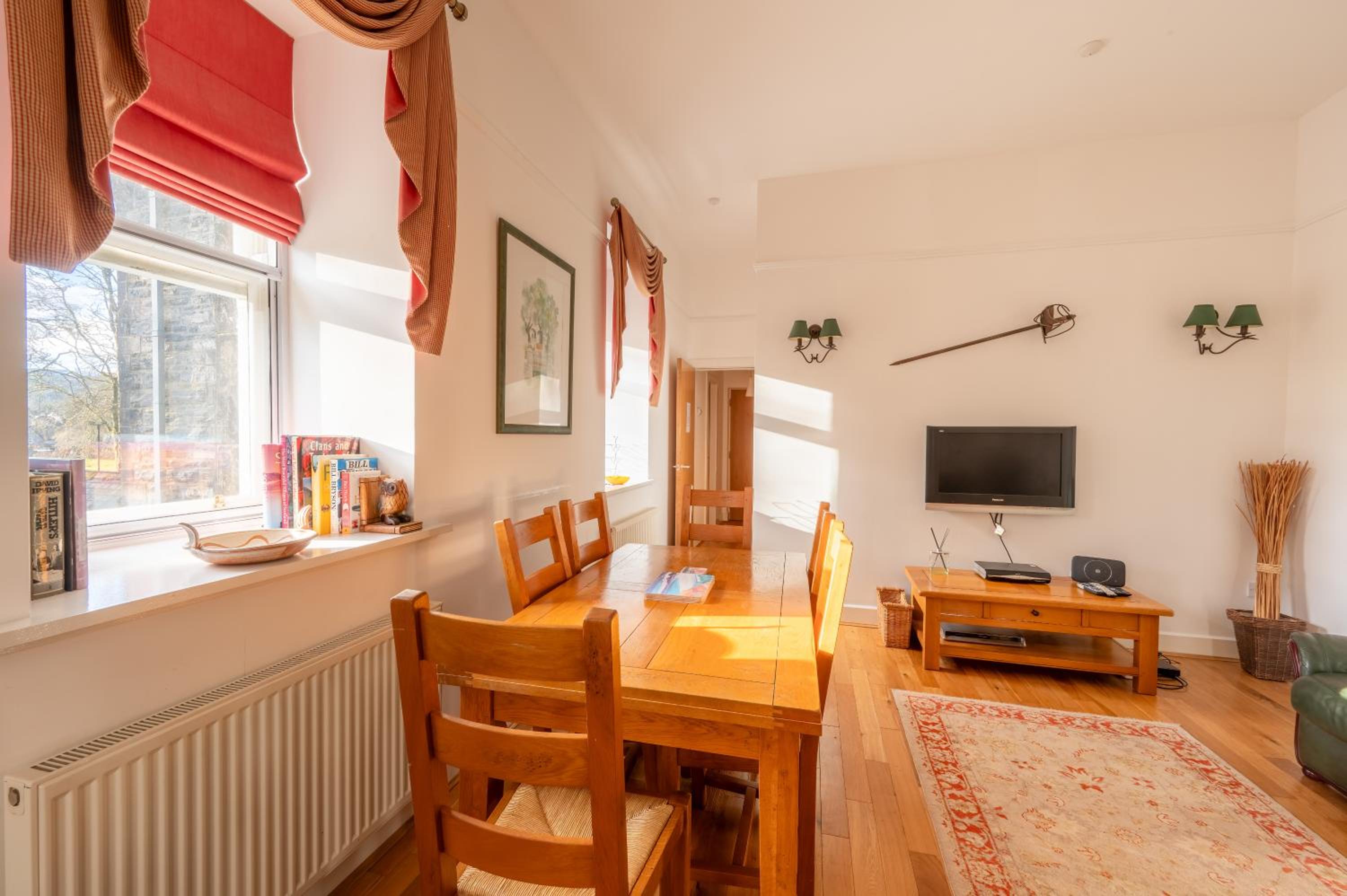 Major's Apartment 3 Bedroom Self Catering Property in historic Abbey view 4