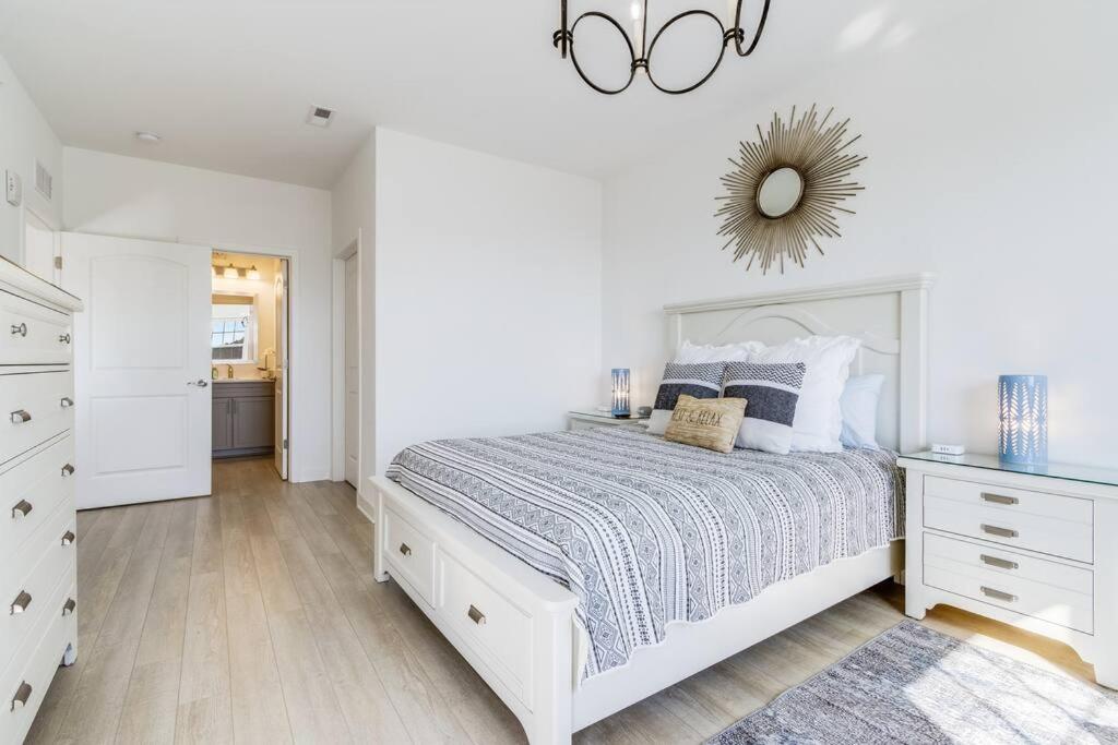 Private Condo - Water Views - Balcony - Natural Beauty view 3