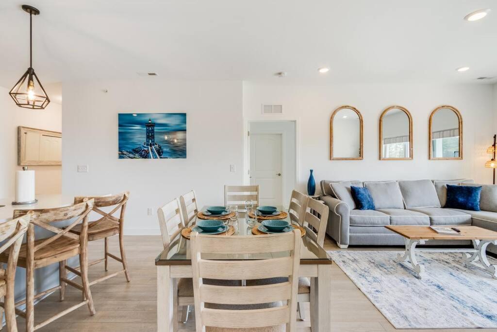 Private Condo - Water Views - Balcony - Natural Beauty view 4