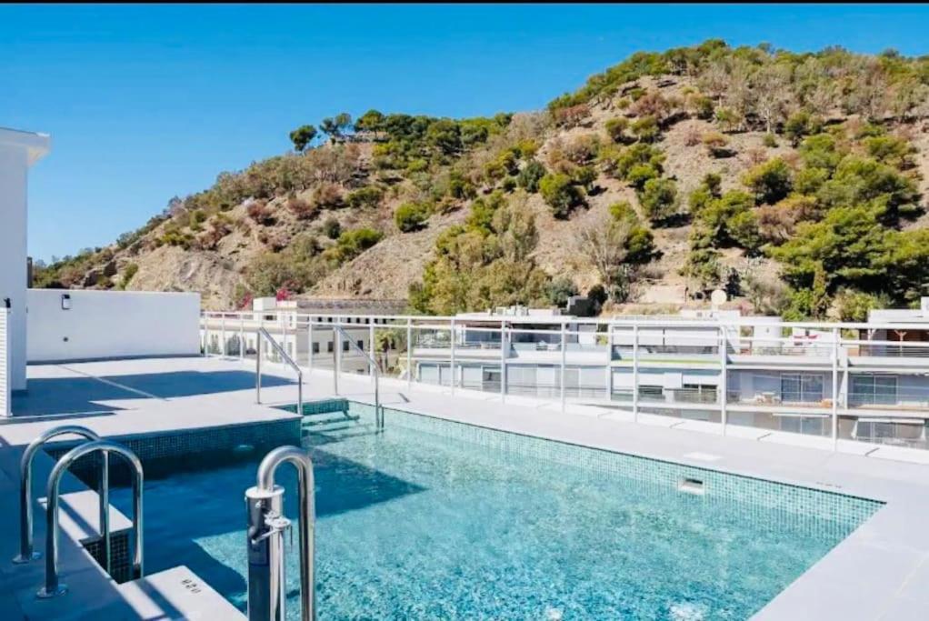 Apartamento de lujo en la Malagueta con piscina y garaje