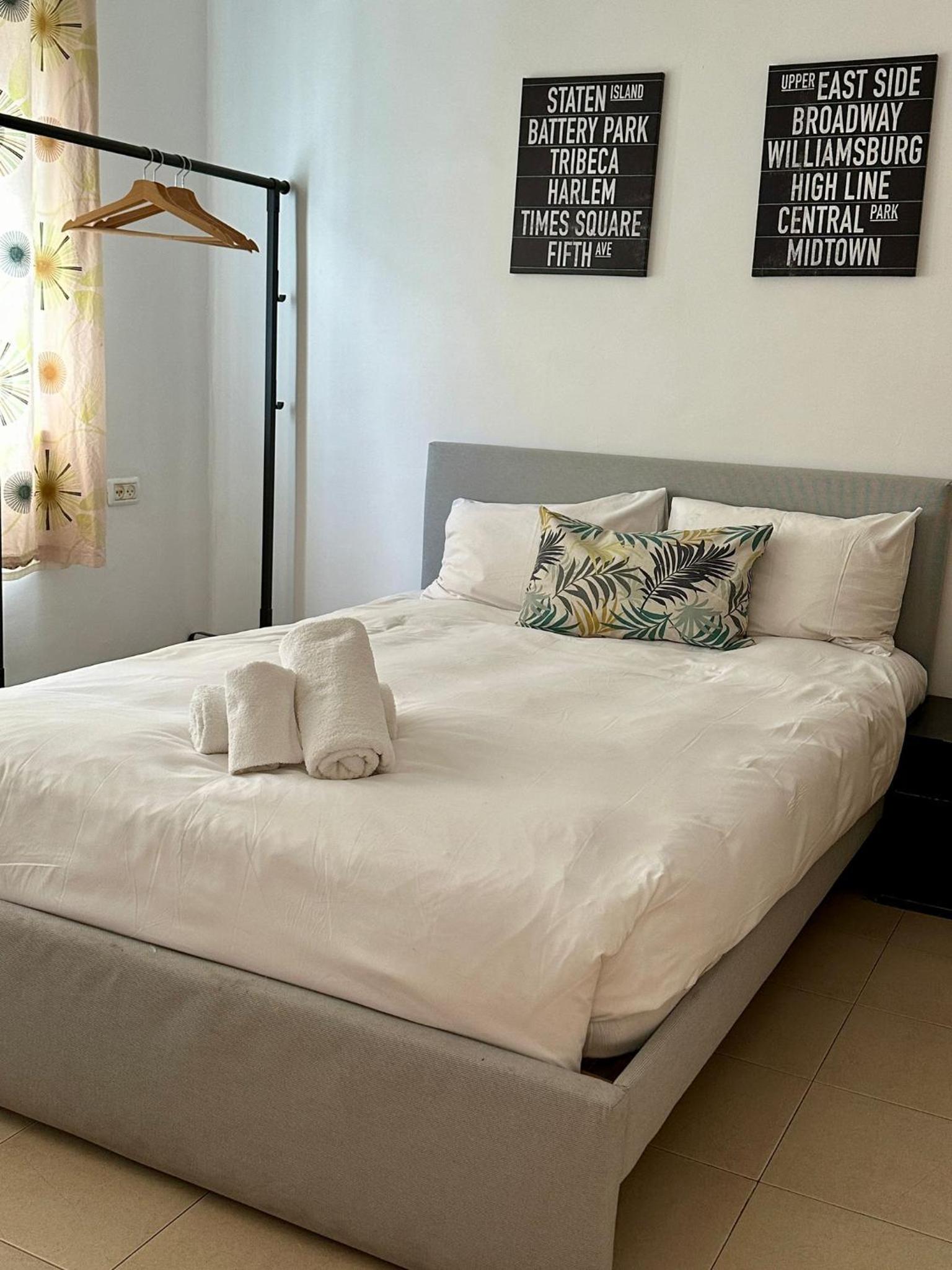 Garden apartment -Dizengoff Square, private garden view 3