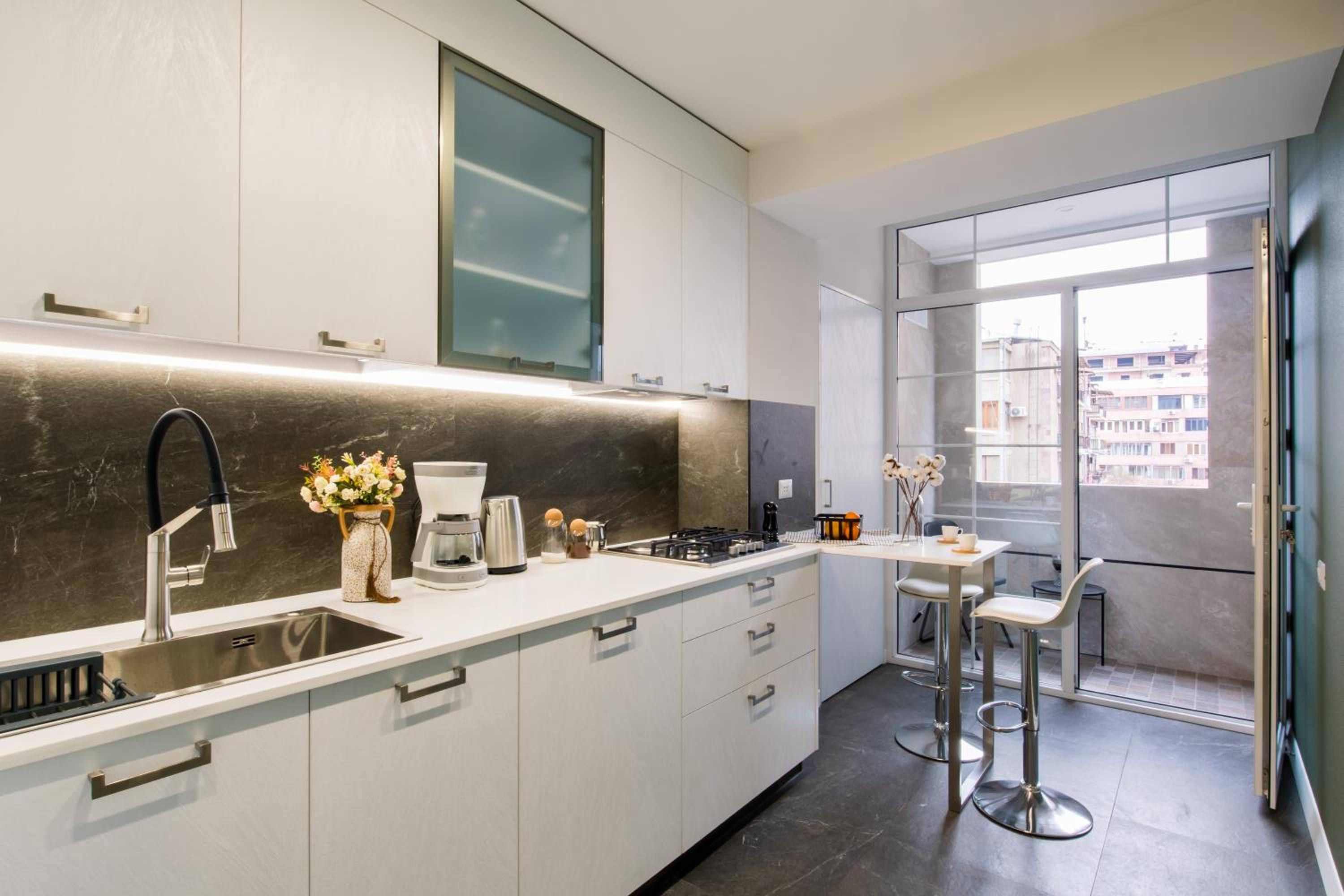 hotelise l Magenta Apartment